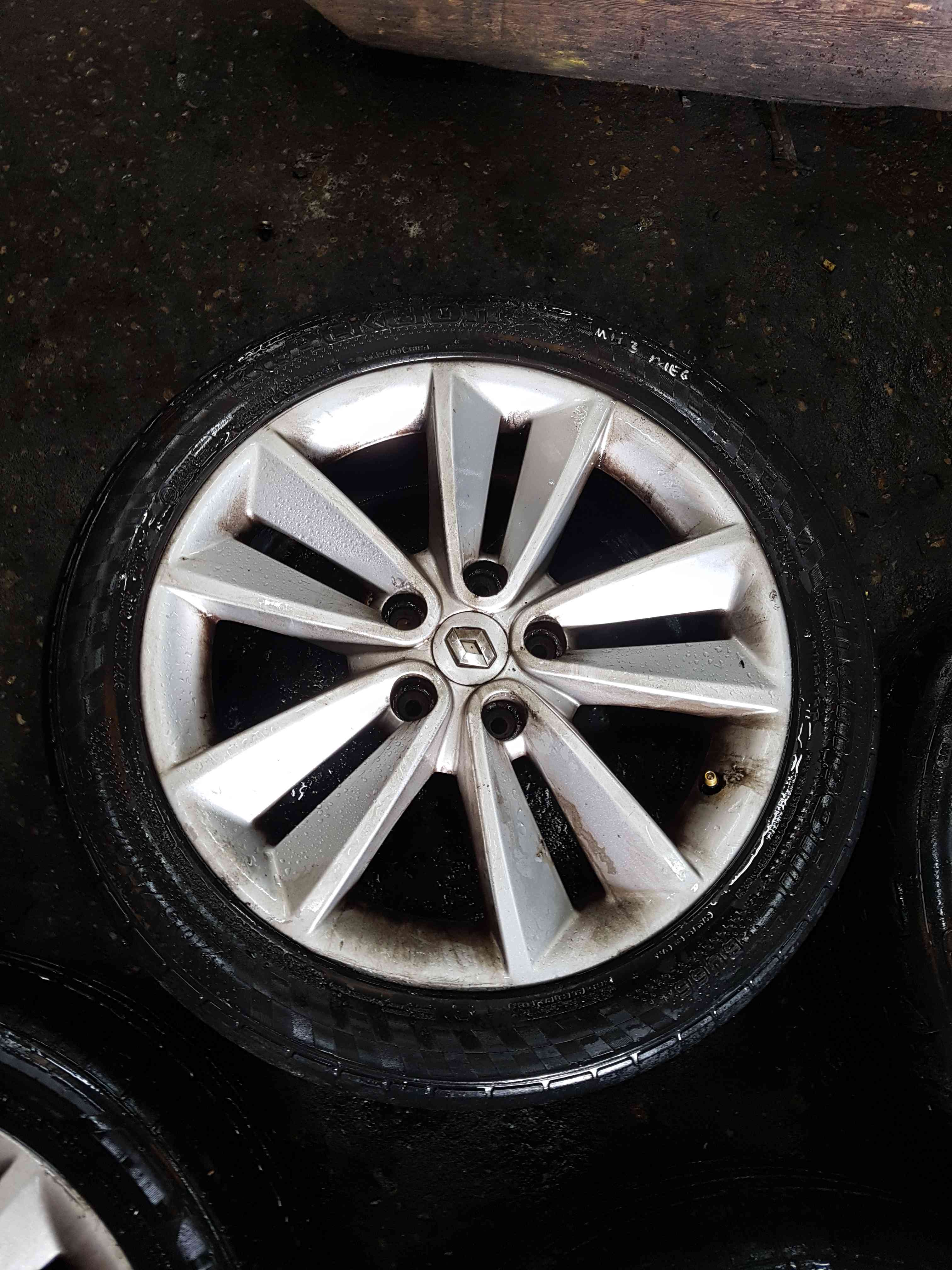 Thumb 8 Renault Megane MK3 2008-2014 Alloy Wheel SET X4 17Inch 403000030R 4/5