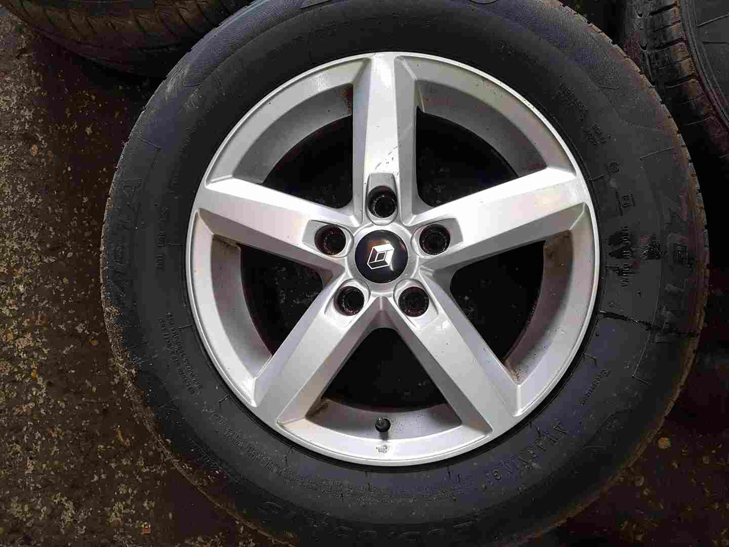 Thumb 3 Renault Megane MK3 2008-2014 Alloy Wheels SET X4 15Inch + Tyres 205 65 15 6Mm