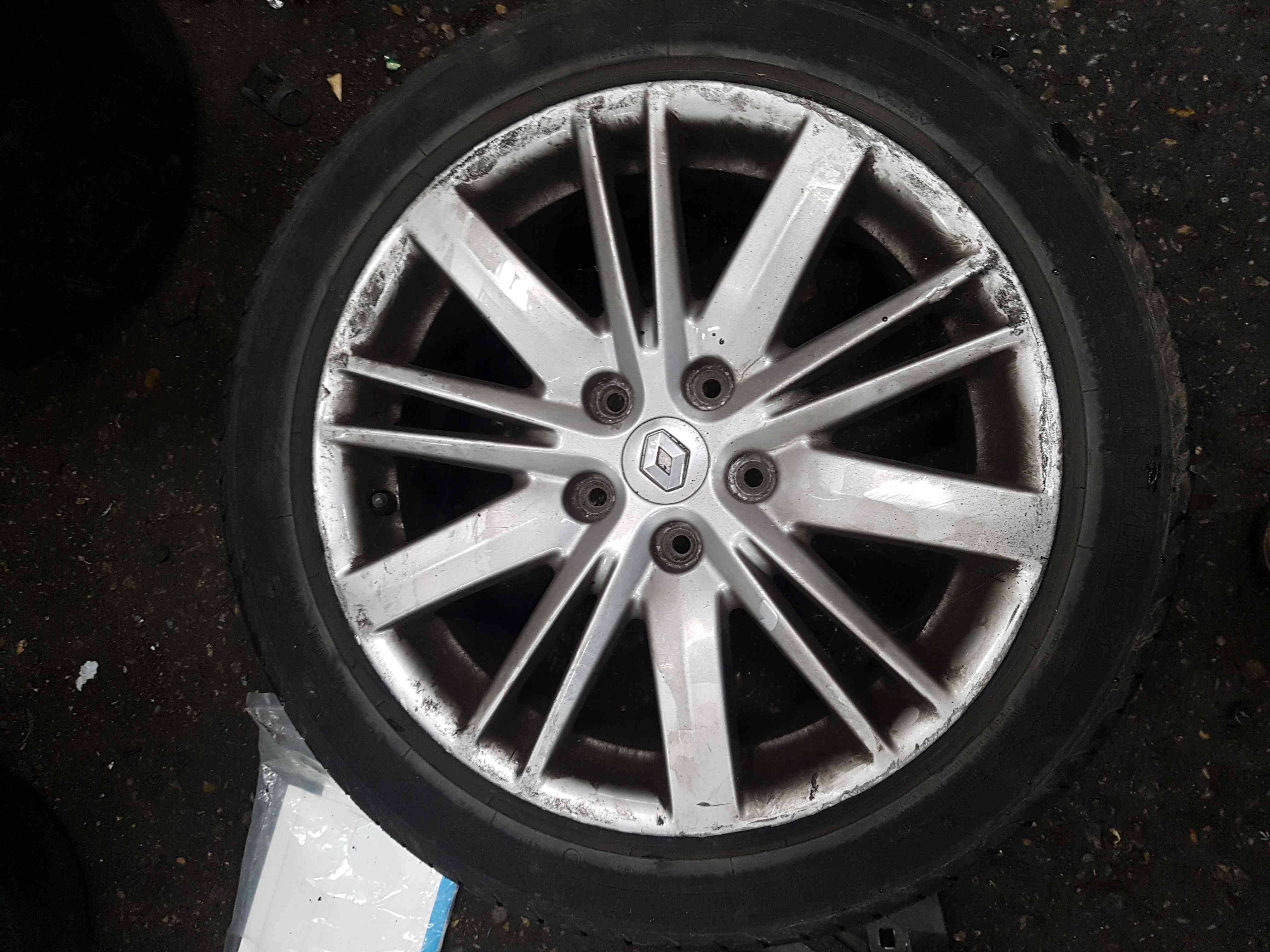 Thumb 4 Renault Megane MK3 2008-2014 Celsium Grey Alloy Wheel 17Inch 04247R 4/5