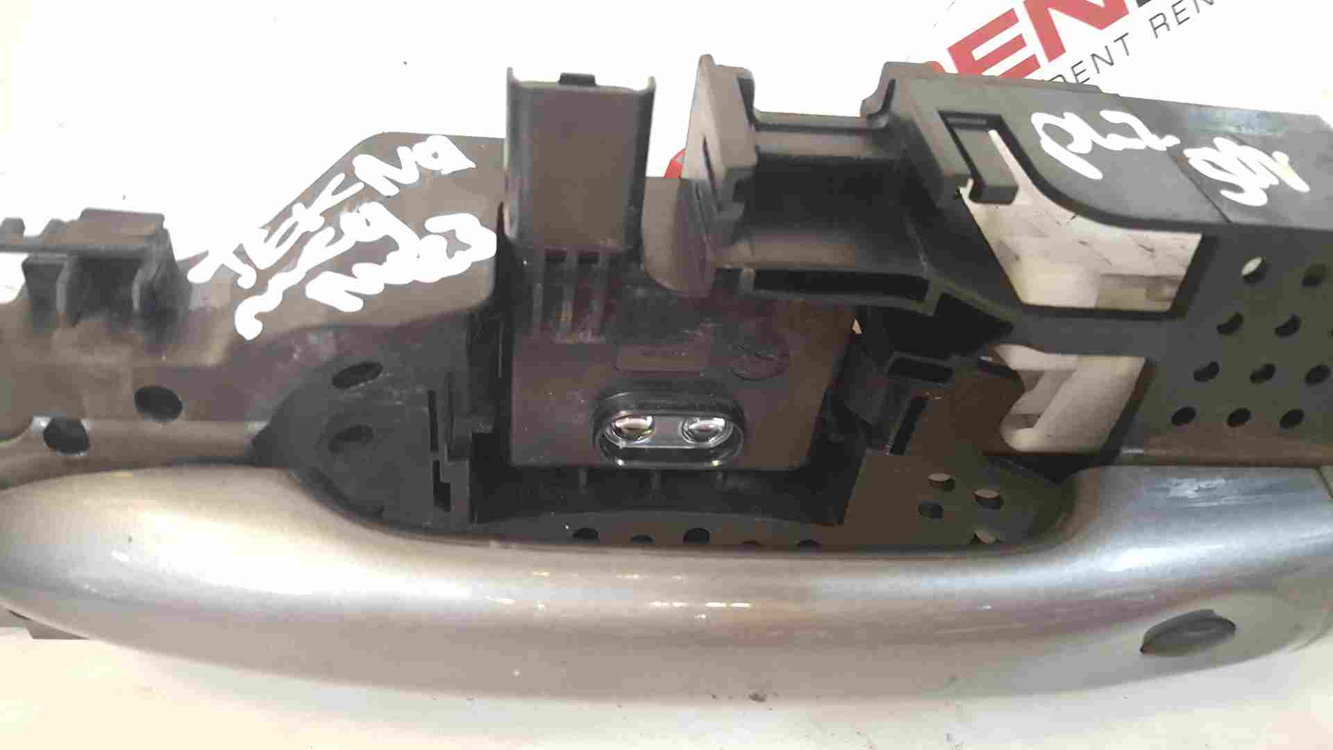 Thumb 2 Renault Megane MK3 2008-2014 Drivers OSF Exterior Door Handle Keyless Tekng