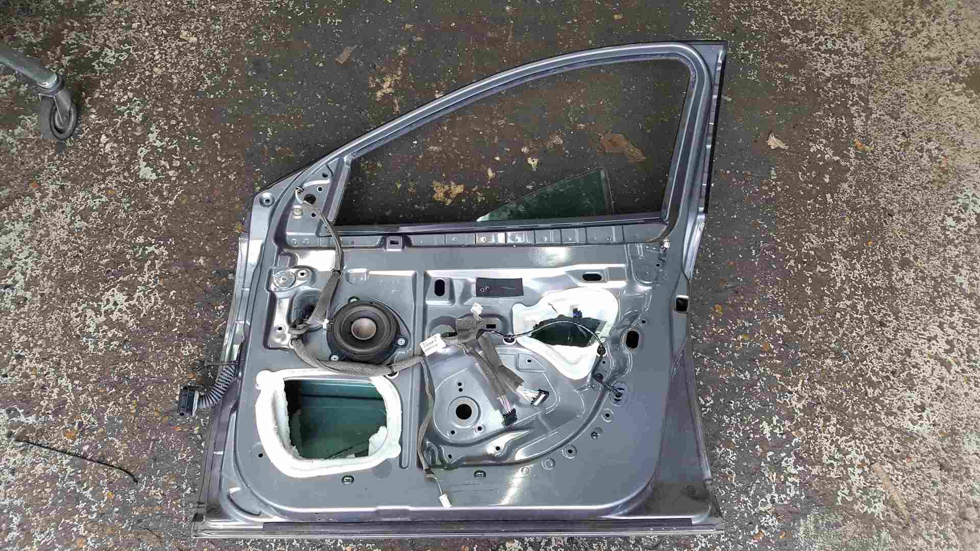 Thumb 2 Renault Megane MK3 2008-2014 Drivers OSF Front Door Grey TEKNG 5dr