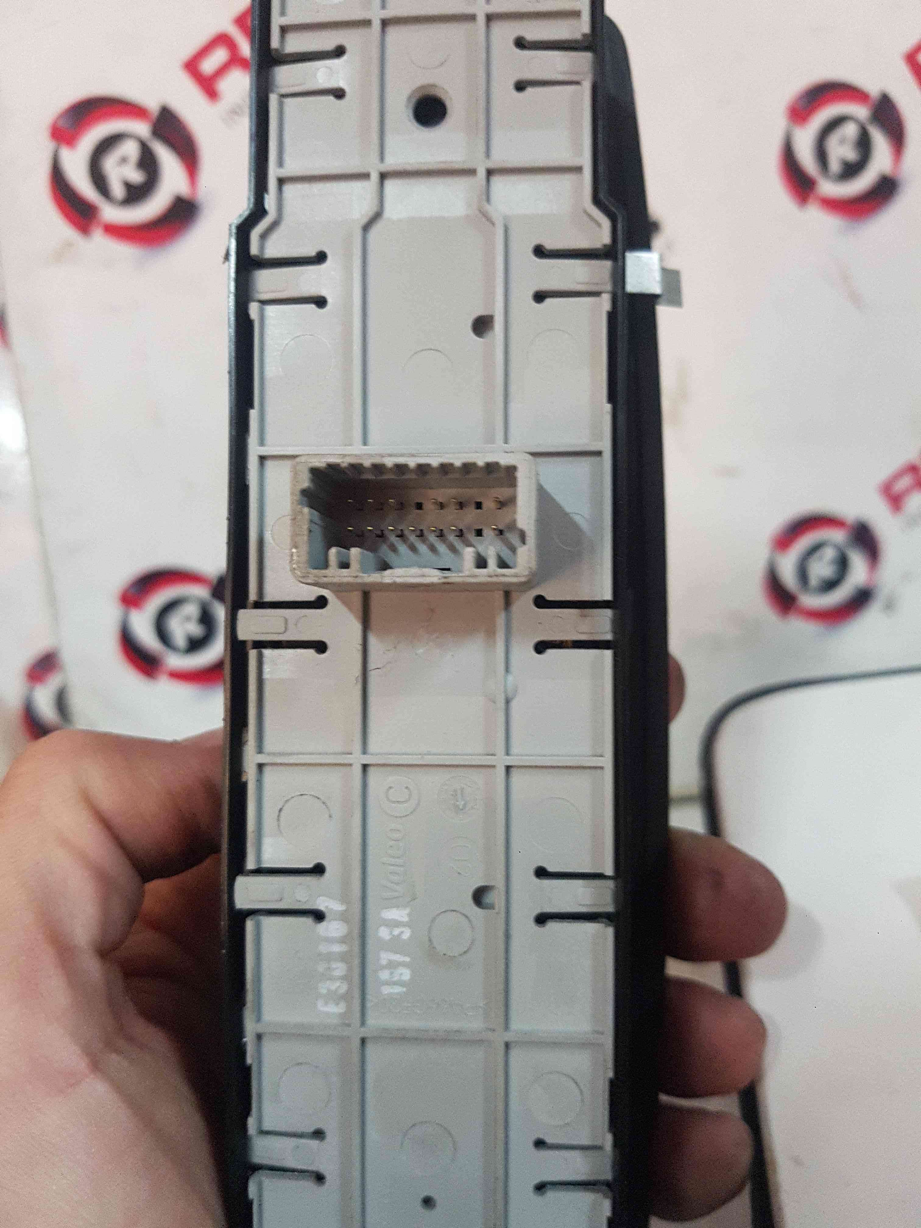 Thumb 4 Renault Megane MK3 2008-2014 Drivers OSF Front Window Switch + Panel FOLDING