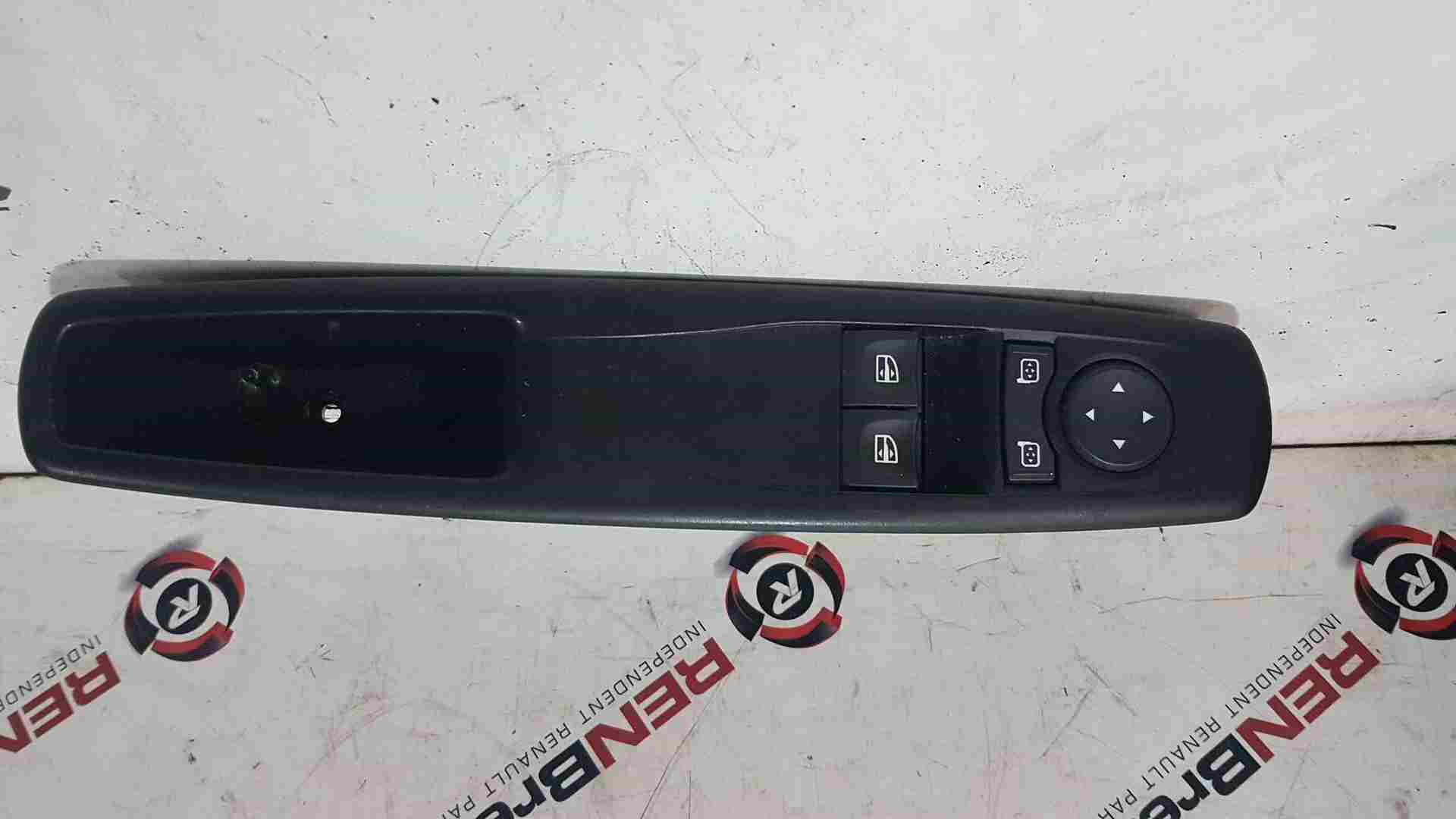 Renault Megane MK3 2008-2014 Drivers OSF Front Window Switches Panel 809610007R