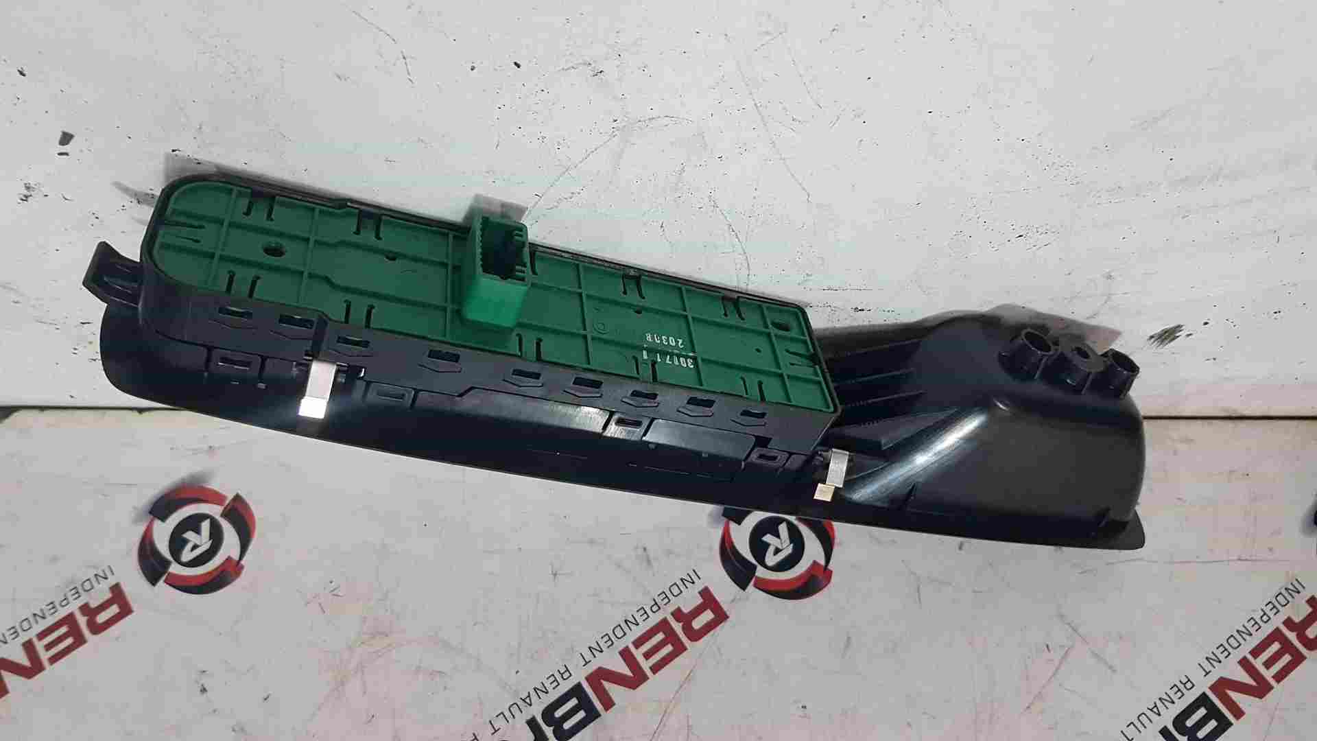 Thumb 4 Renault Megane MK3 2008-2014 Drivers OSF Front Window Switches Panel 809610007R