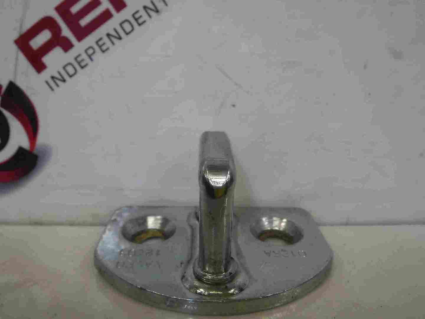 Renault Megane MK3 2008-2014 Drivers OSR Rear Door Catch Hook Latch Pin