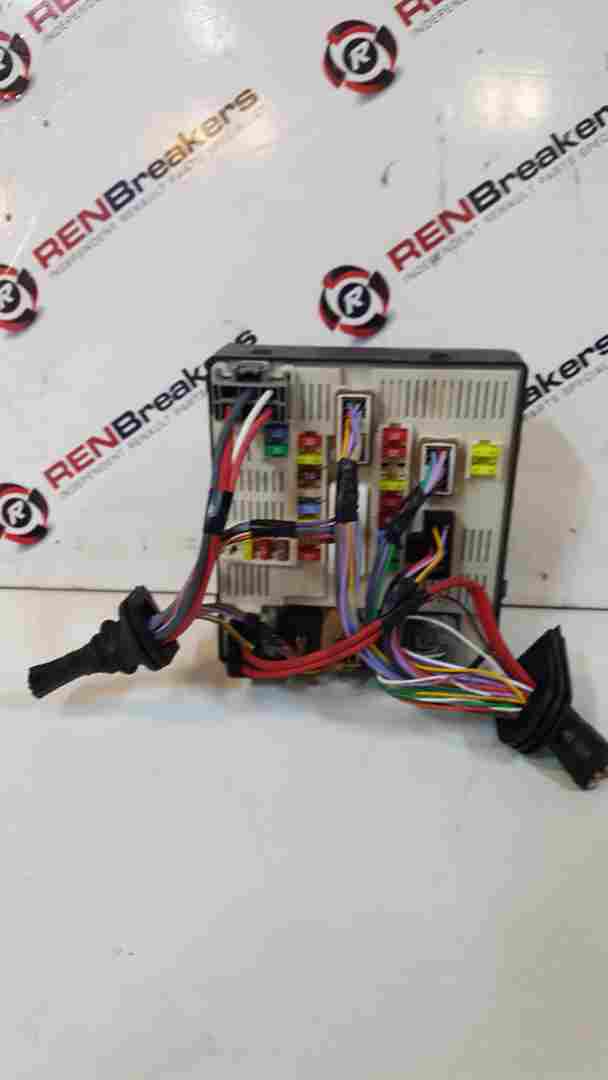 Thumb 3 Renault Megane MK3 2008-2014 Engine BAY Fuse BOX Upc 284B60168r