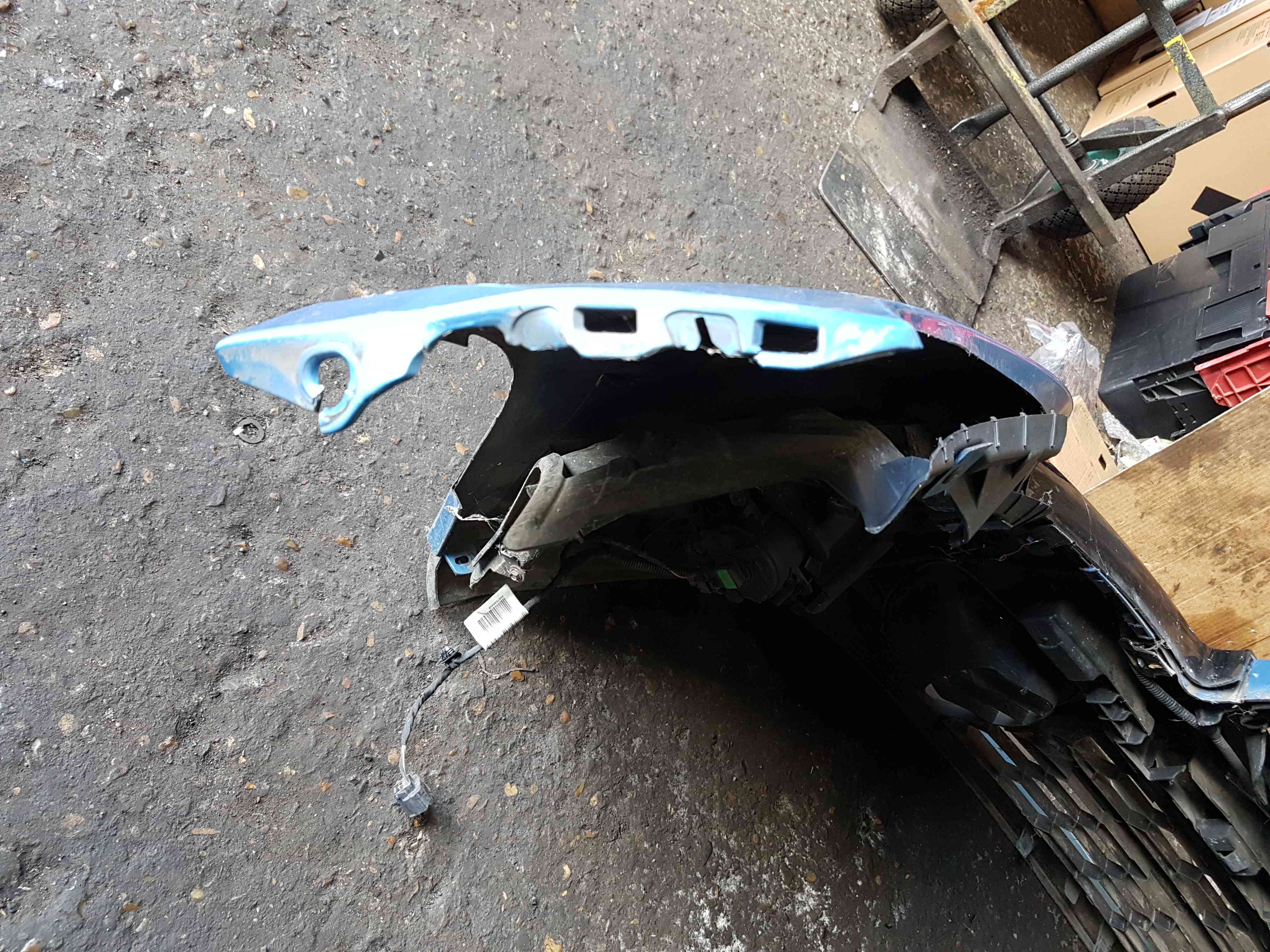 Thumb 2 Renault Megane MK3 2008-2014 Front Bumper Blue Terpb Damaged  