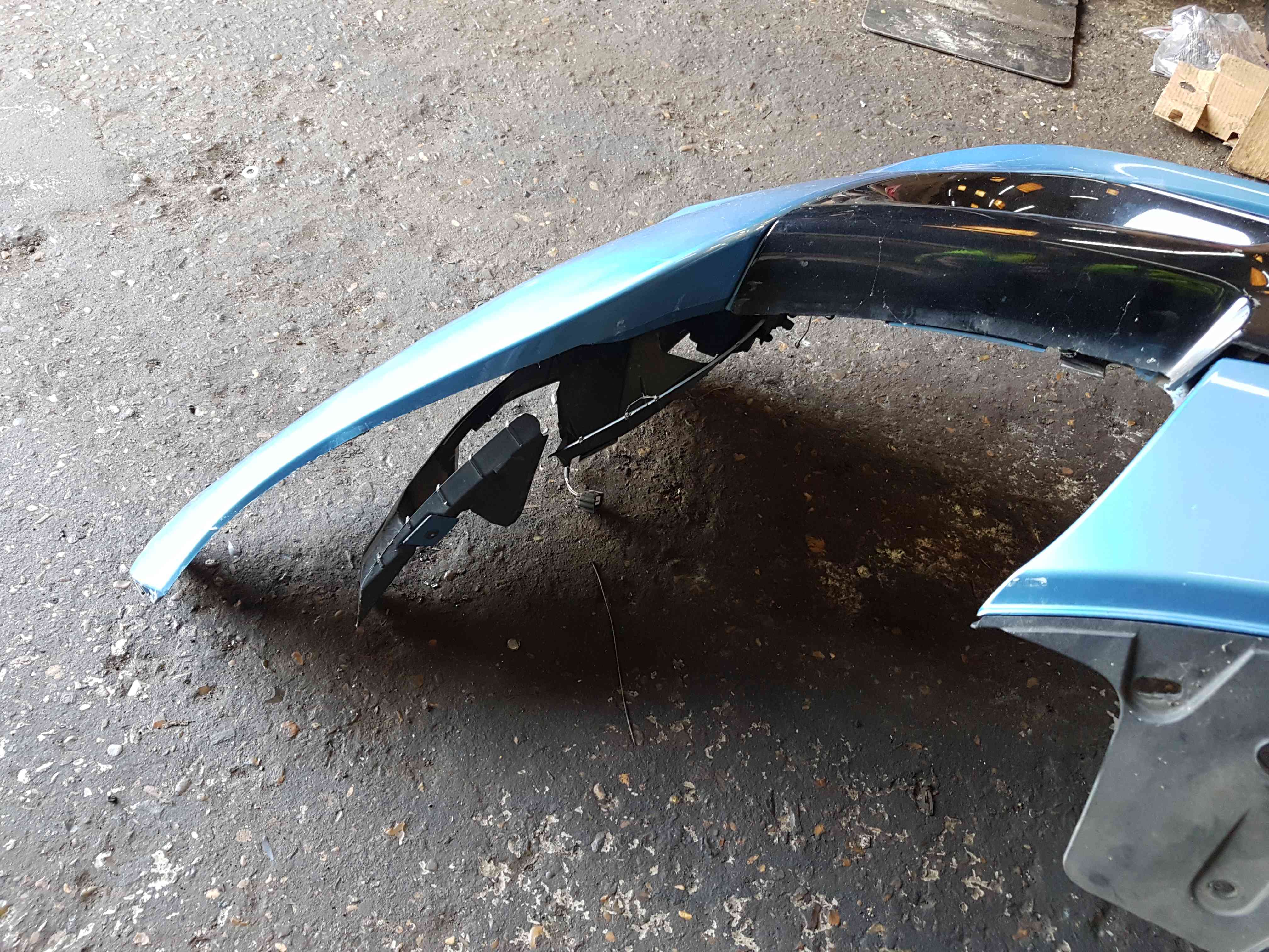 Thumb 14 Renault Megane MK3 2008-2014 Front Bumper Blue Terpb Damaged  