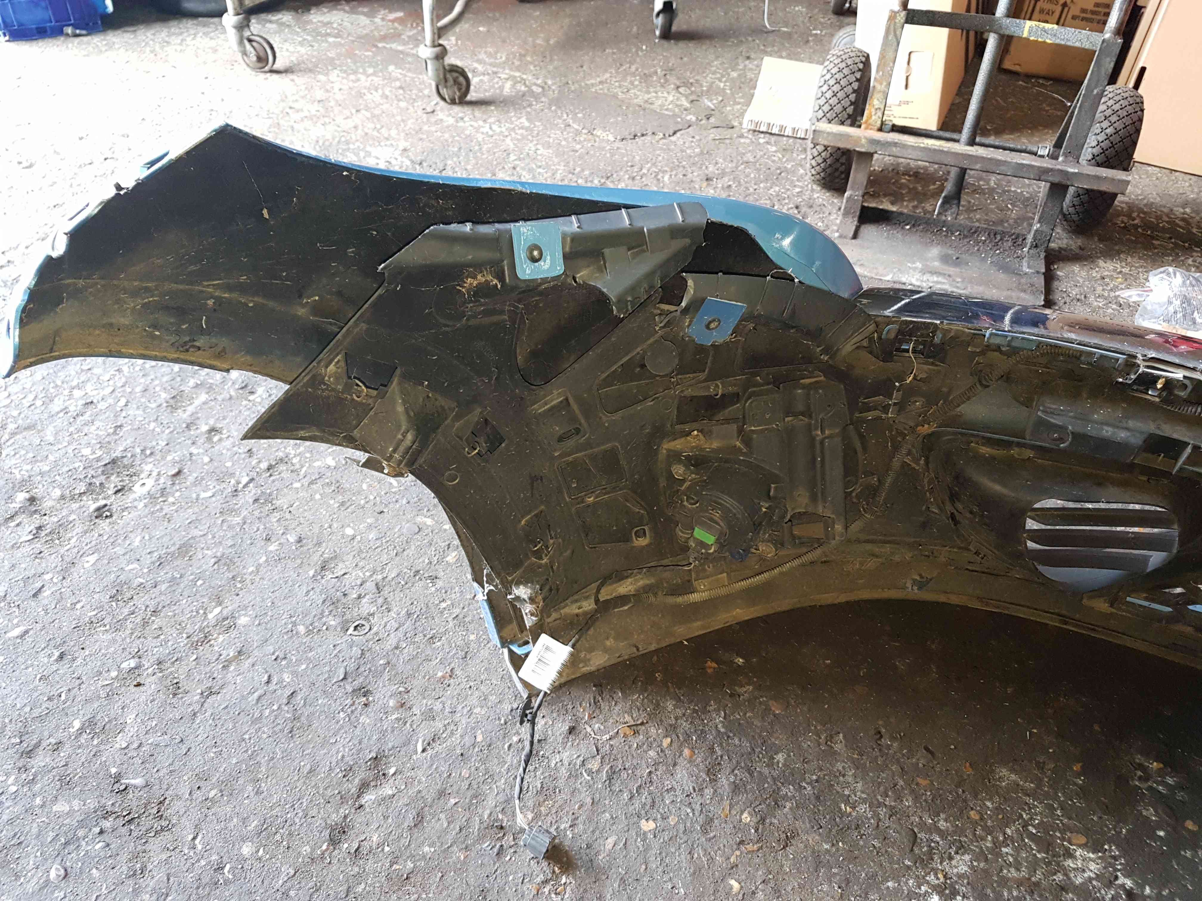 Thumb 3 Renault Megane MK3 2008-2014 Front Bumper Blue Terpb Damaged  