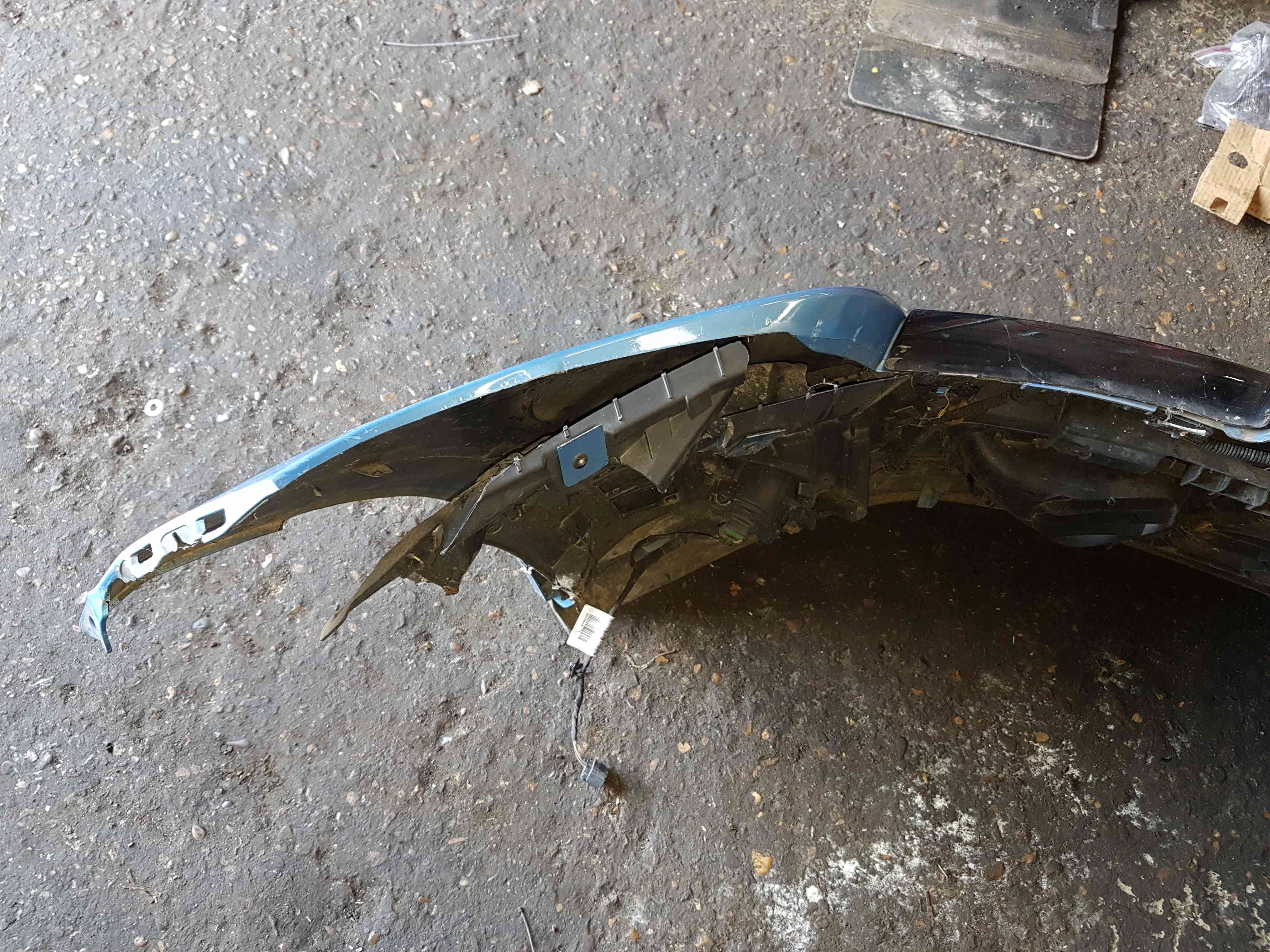 Thumb 4 Renault Megane MK3 2008-2014 Front Bumper Blue Terpb Damaged  