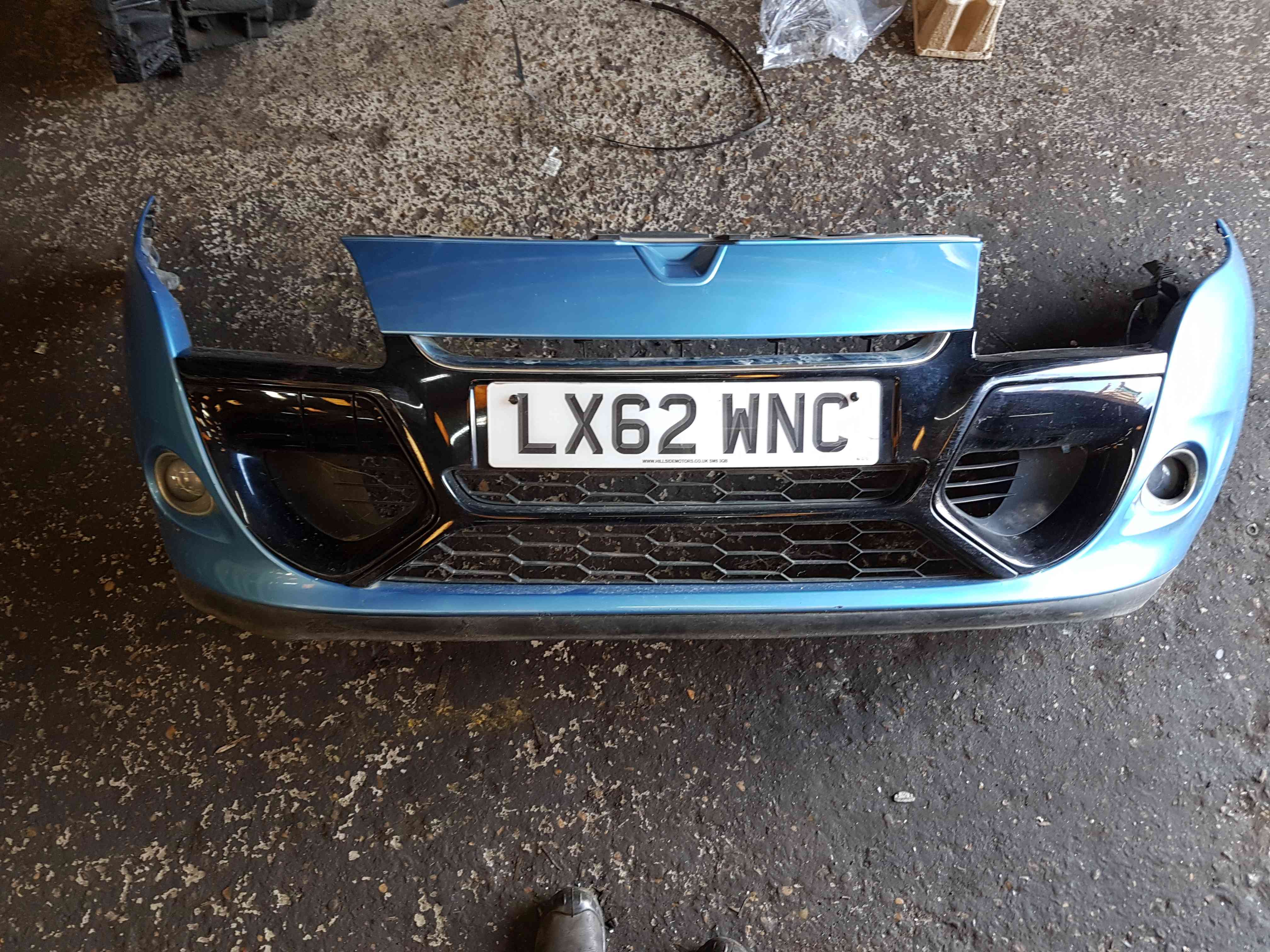 Thumb 8 Renault Megane MK3 2008-2014 Front Bumper Blue Terpb Damaged  