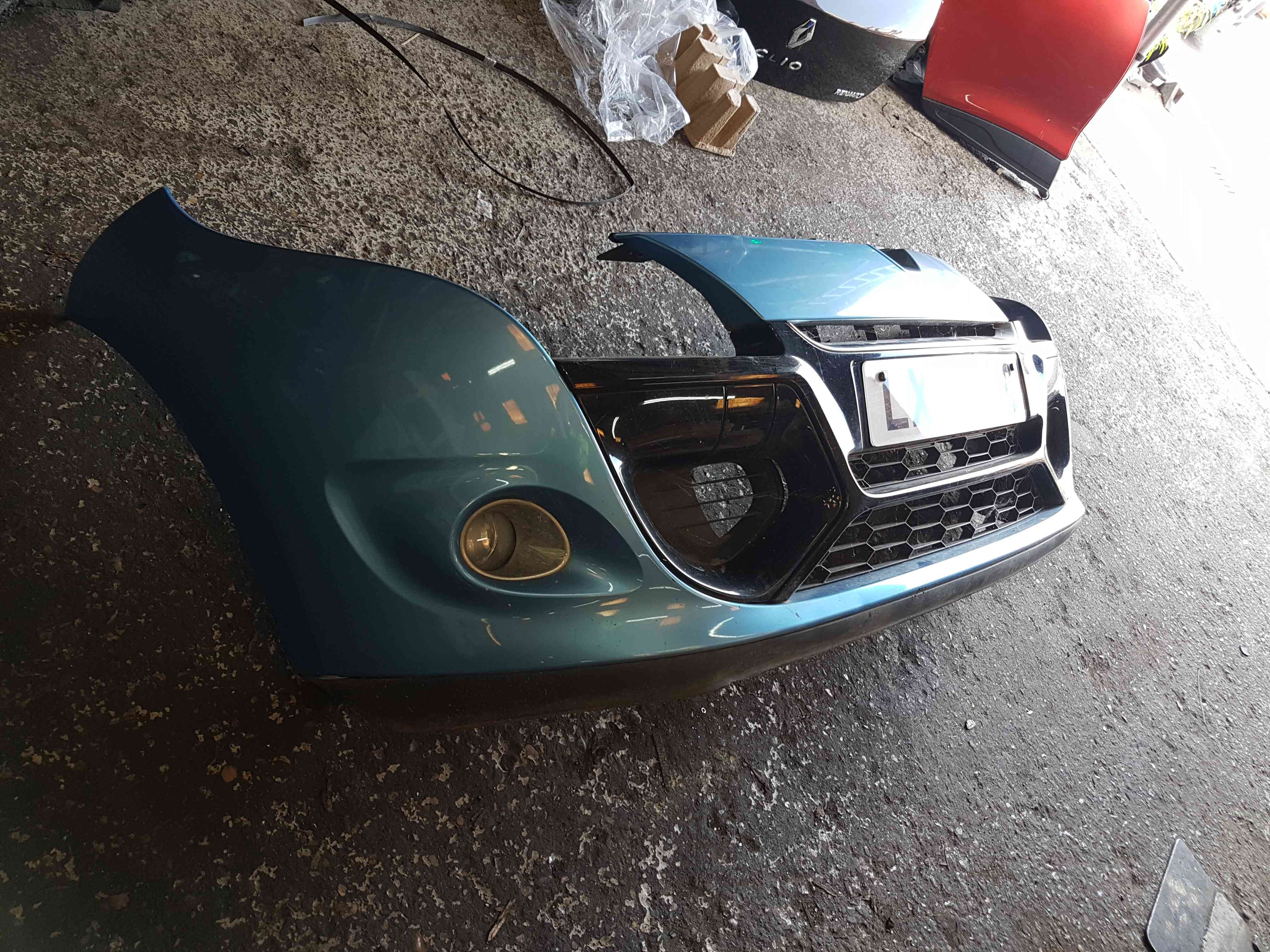 Thumb 9 Renault Megane MK3 2008-2014 Front Bumper Blue Terpb Damaged  