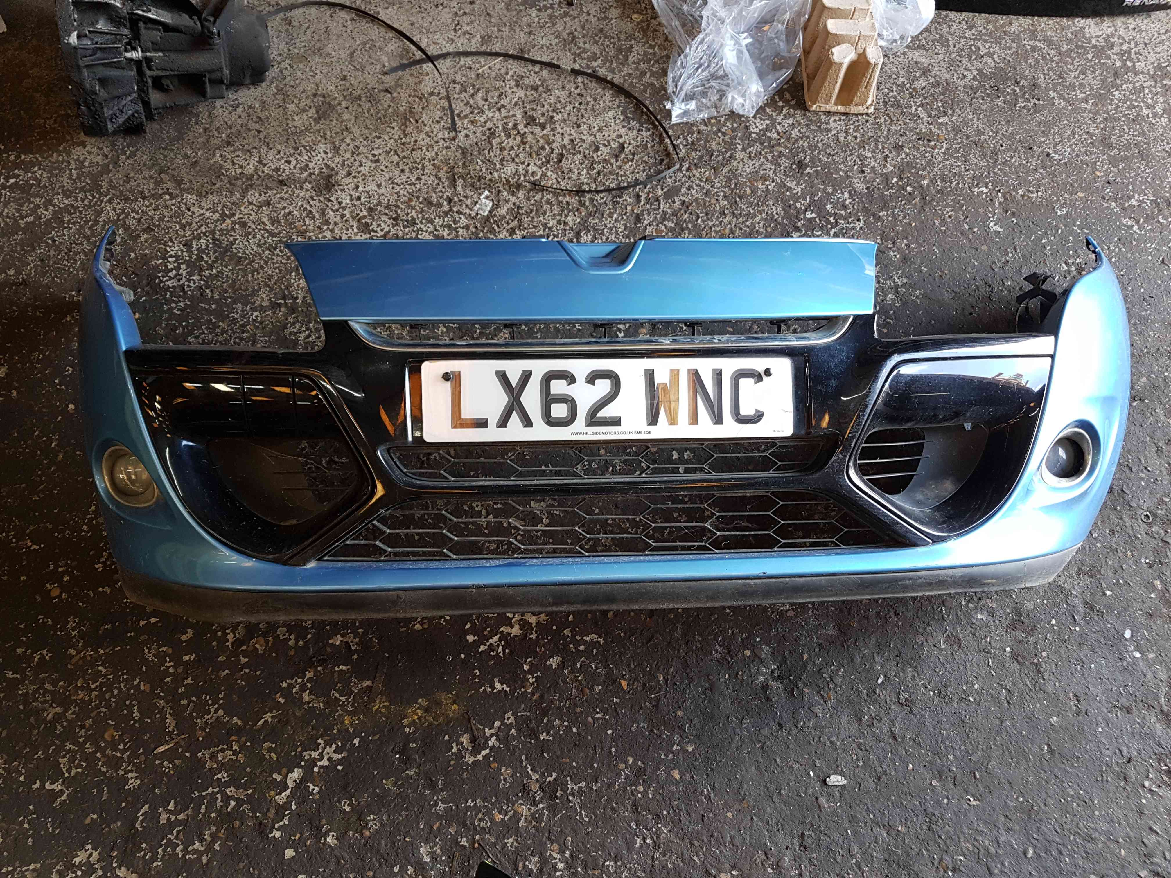 Renault Megane MK3 2008-2014 Front Bumper Blue Terpb Damaged  