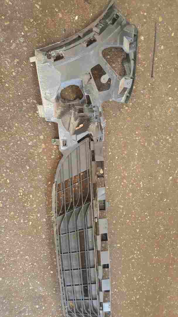 Thumb 3 Renault Megane MK3 2008-2014 Front Bumper Grill Bottom Trim Side Plastics