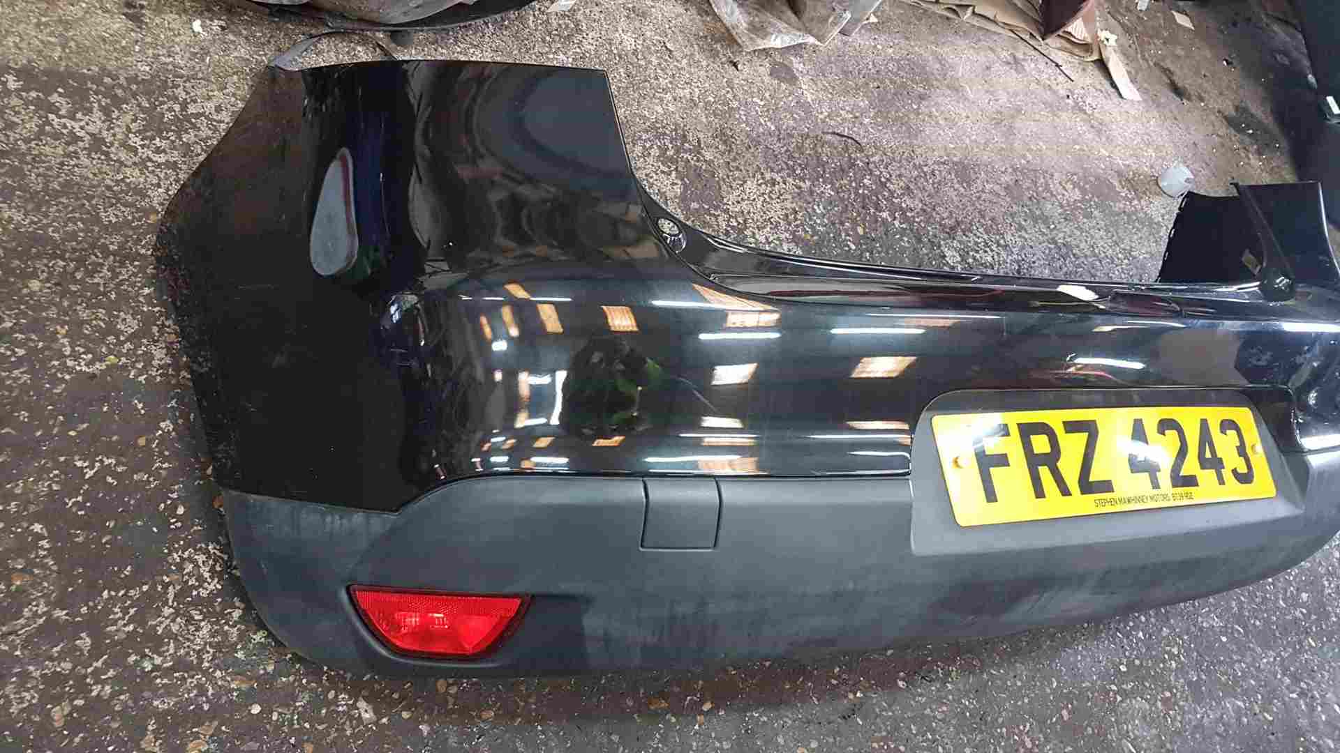 Thumb 3 Renault Megane MK3 2008-2014 Hatchback Rear Bumper Black 676