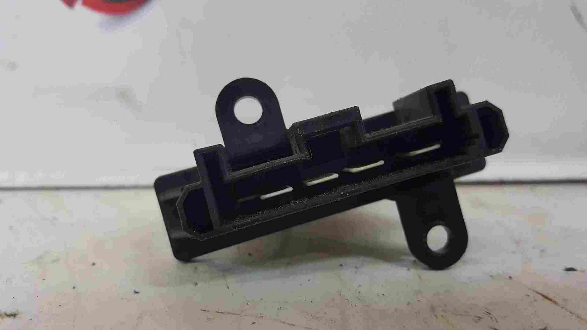 Thumb 2 Renault Megane MK3 2008-2014 Heater Resistor 9X09E04