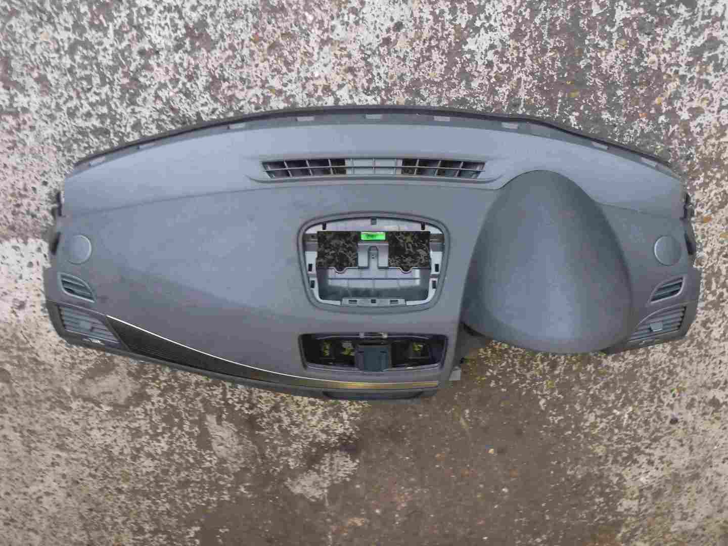 Renault Megane MK3 2008-2014 Main Dashboard 681000025R