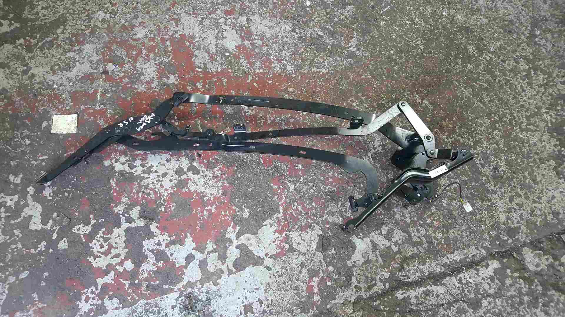Renault Megane MK3 2008-2014 Passenger NS Roof Mechanism Hinge
