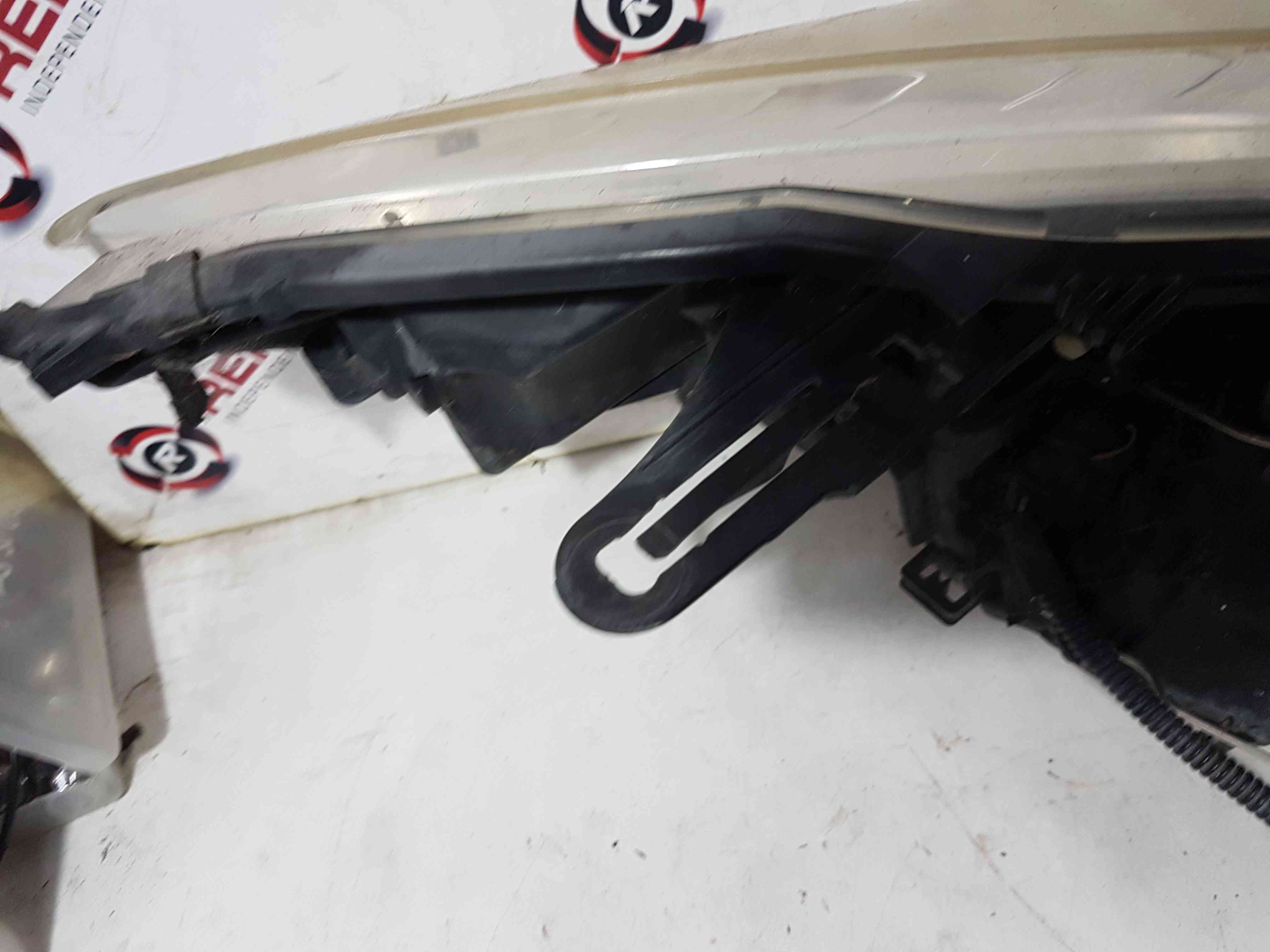 Thumb 7 Renault Megane MK3 2008-2014 Passenger NSF Front Headlight Head Lamp 260600018R