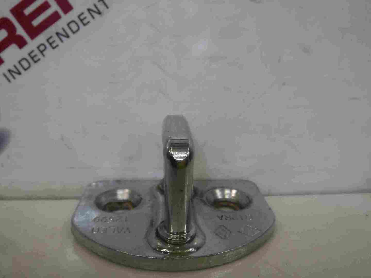 Renault Megane MK3 2008-2014 Passenger NSR Rear Door Catch Hook Latch Pin