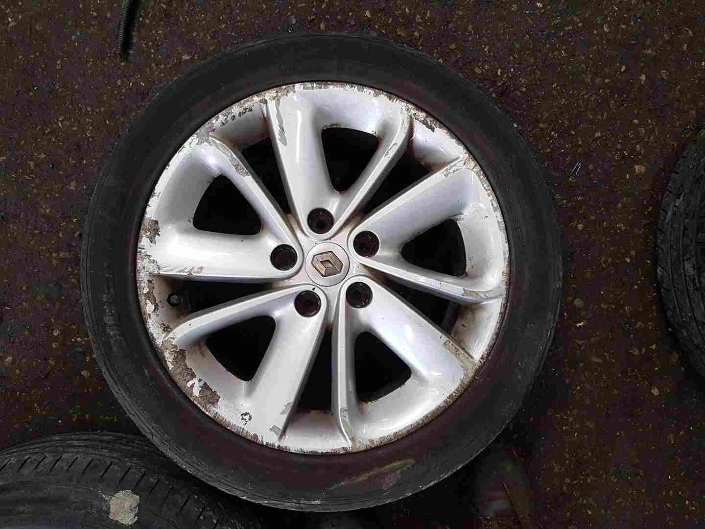 Renault Megane MK3 2008-2014 Pragna Alloy Wheel 17Inch 403001189R 3/5