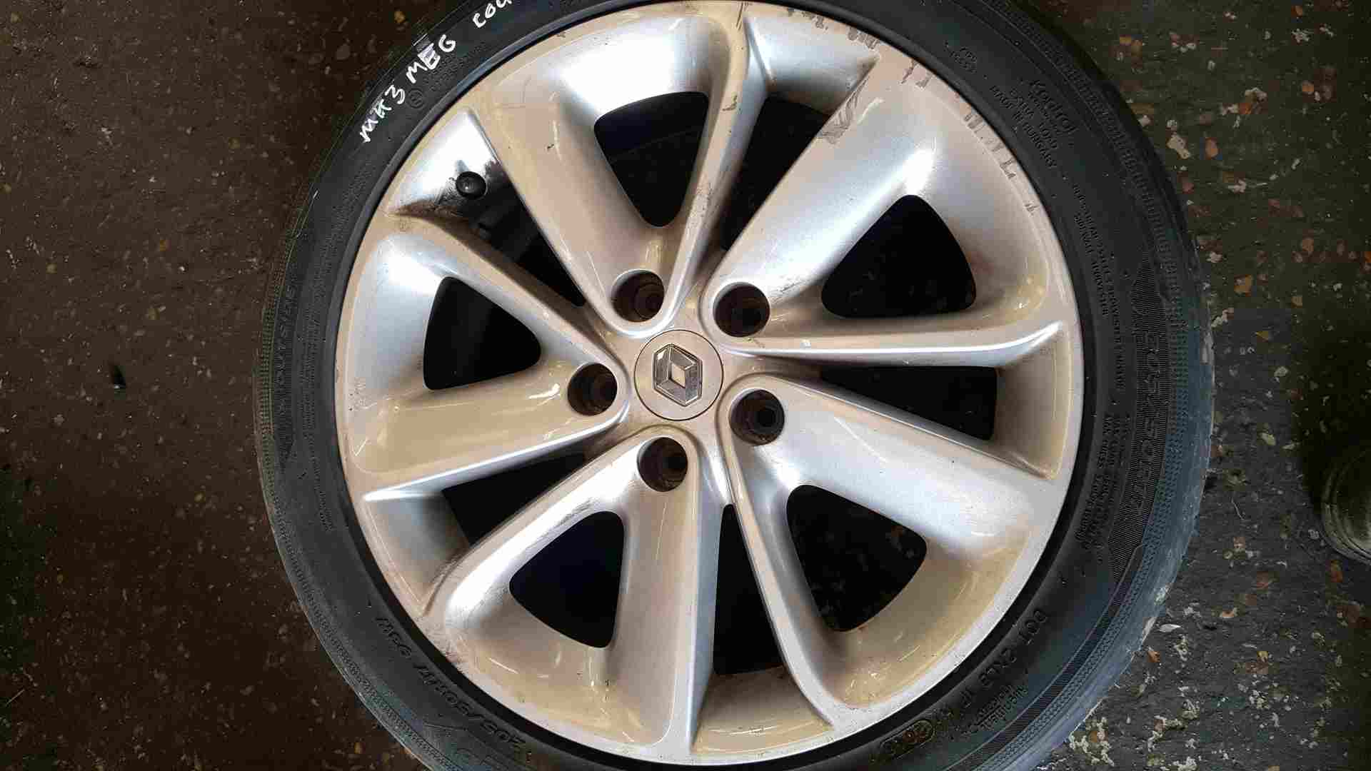 Thumb 2 Renault Megane MK3 2008-2014 Pragna Alloy Wheel 17Inch 403001189R 4/5