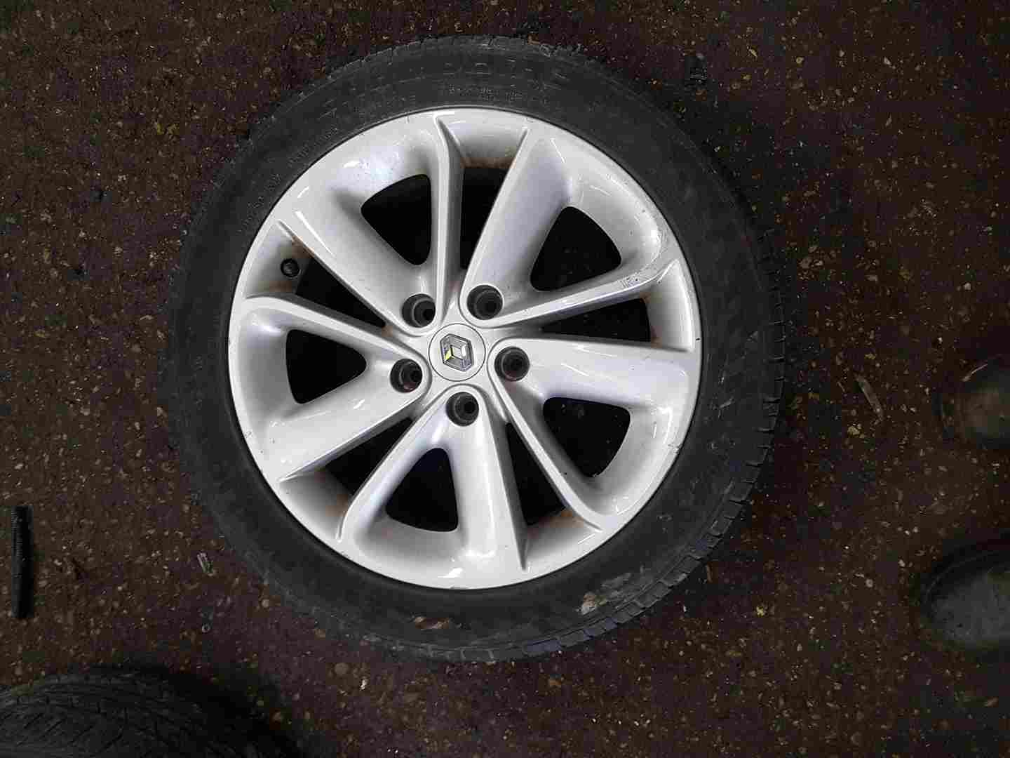 Thumb 7 Renault Megane MK3 2008-2014 Pragna Alloy Wheel 17Inch 403001189R 4/5
