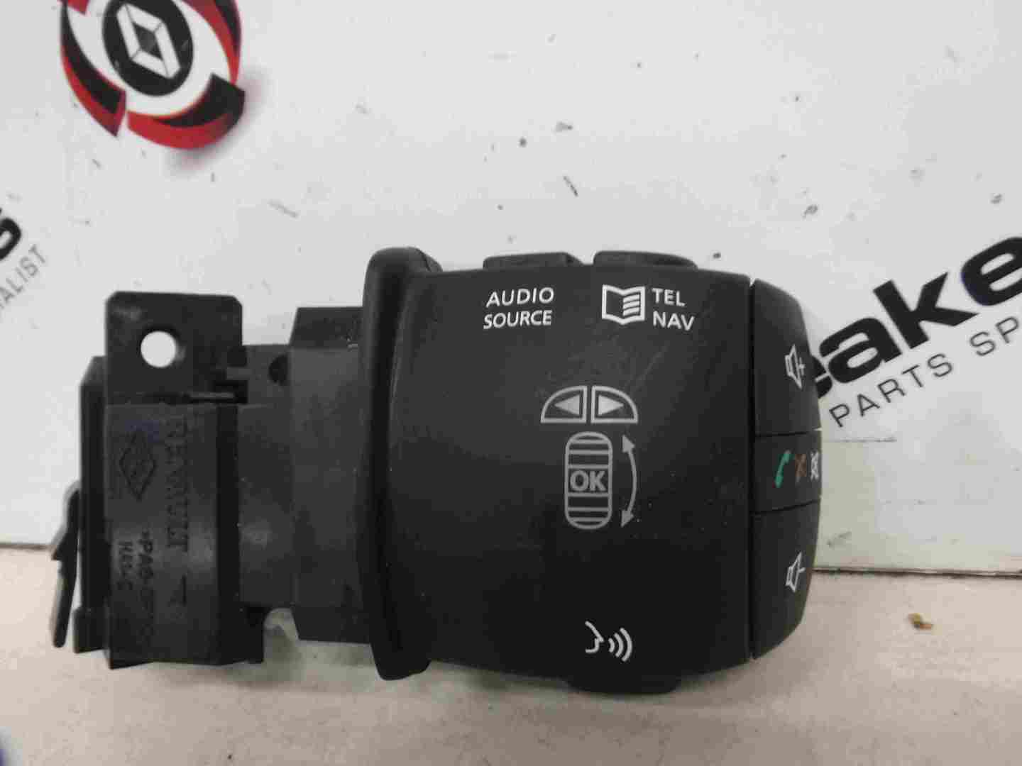 Renault Megane MK3 2008-2014 Radio Cd  Steering Buttons Stalk