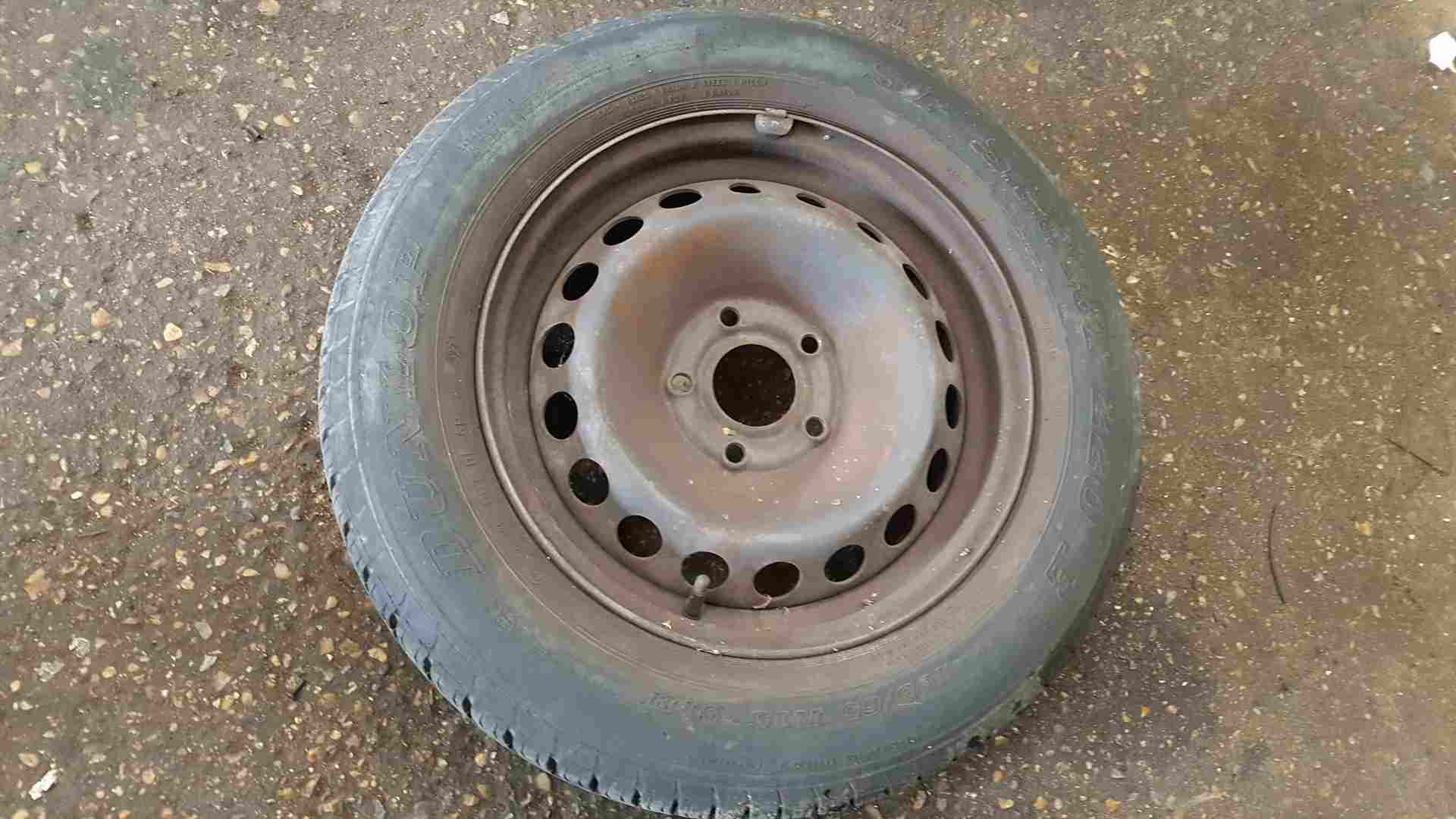 Thumb 2 Renault Megane MK3 2008-2014 Steel Wheel RIM + Tyre 195 65 15 7Mm 3/5