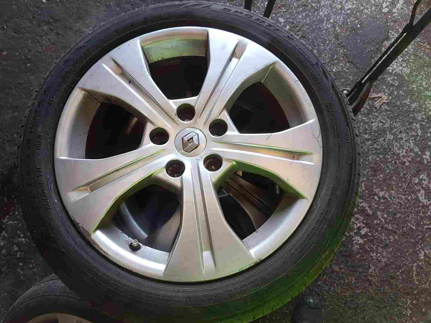 Renault Megane MK3 2008-2016 Bullet Zoll Alloy Wheel + Tyre 205 50 17 6Mm 3/5