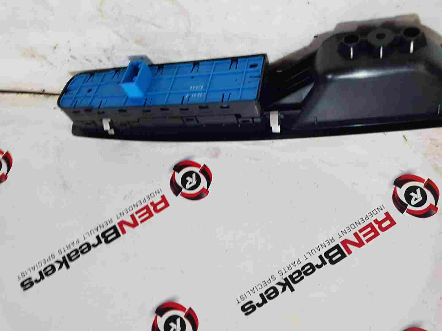 Thumb 3 Renault Megane MK3 2008-2016 Drivers OSF Front Electric Window Switch Controls