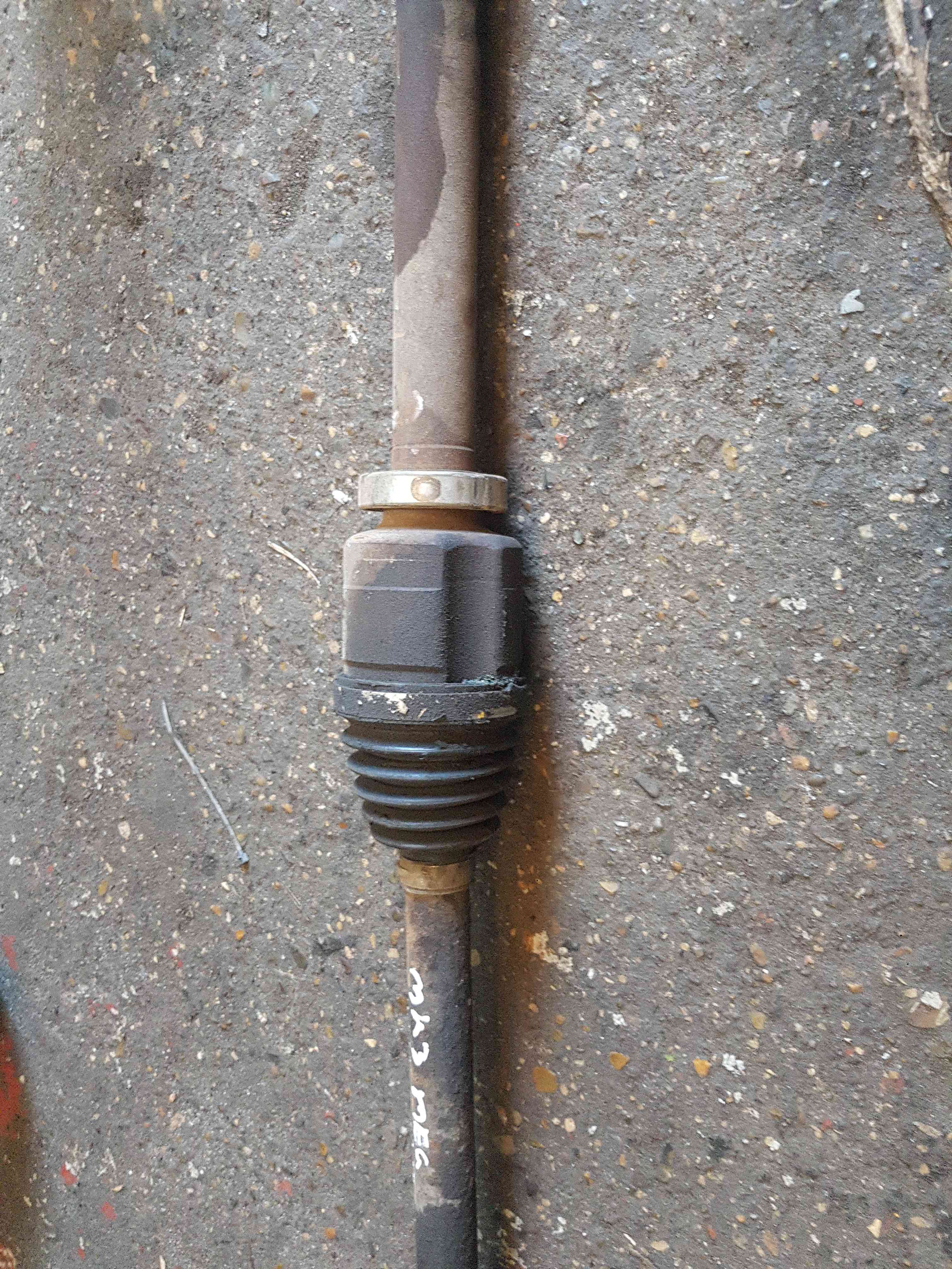 Thumb 6 Renault Megane MK3 2010-2016 1.6 DCI Drivers OSF Front Driveshaft