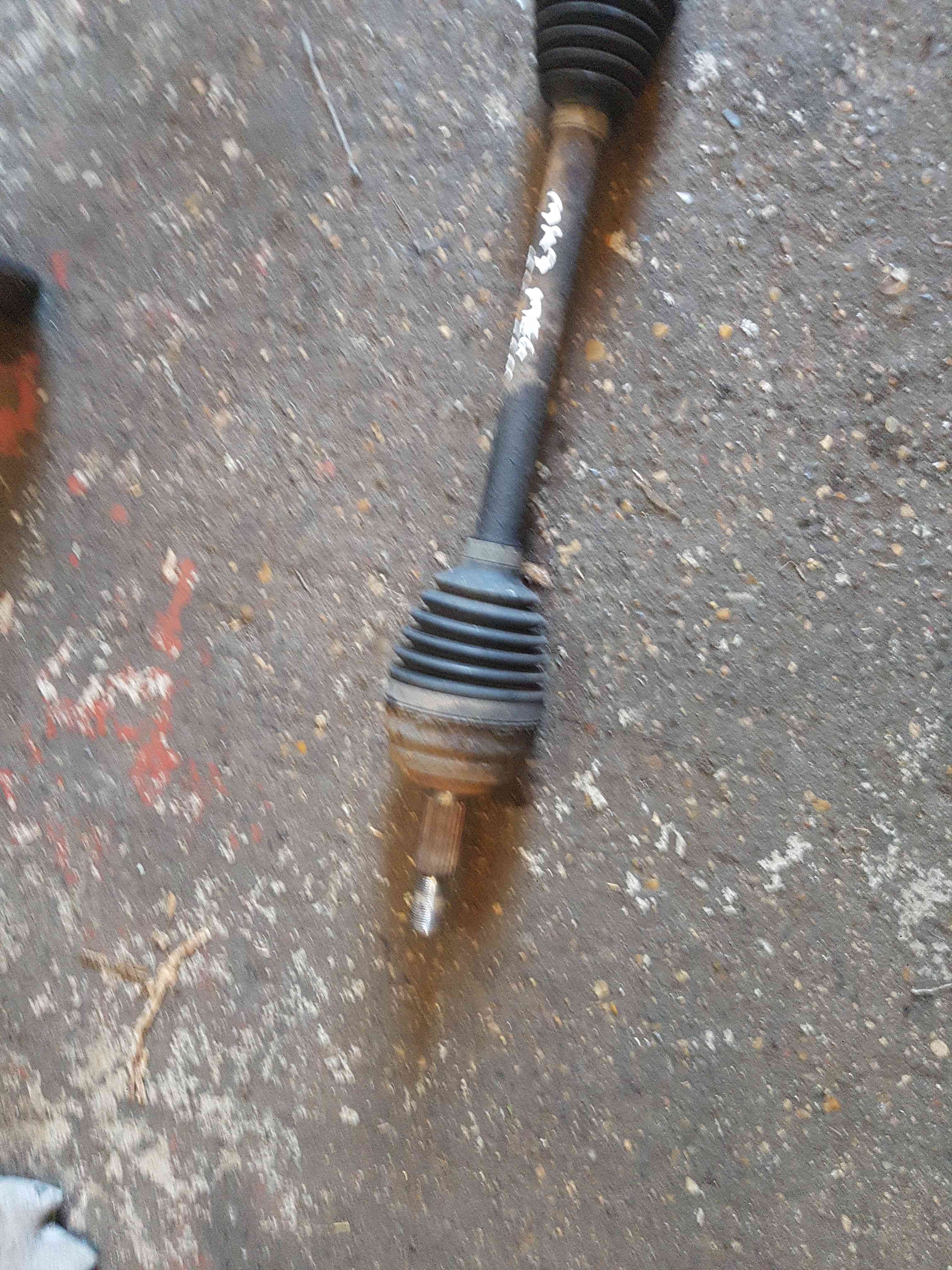 Thumb 7 Renault Megane MK3 2010-2016 1.6 DCI Drivers OSF Front Driveshaft