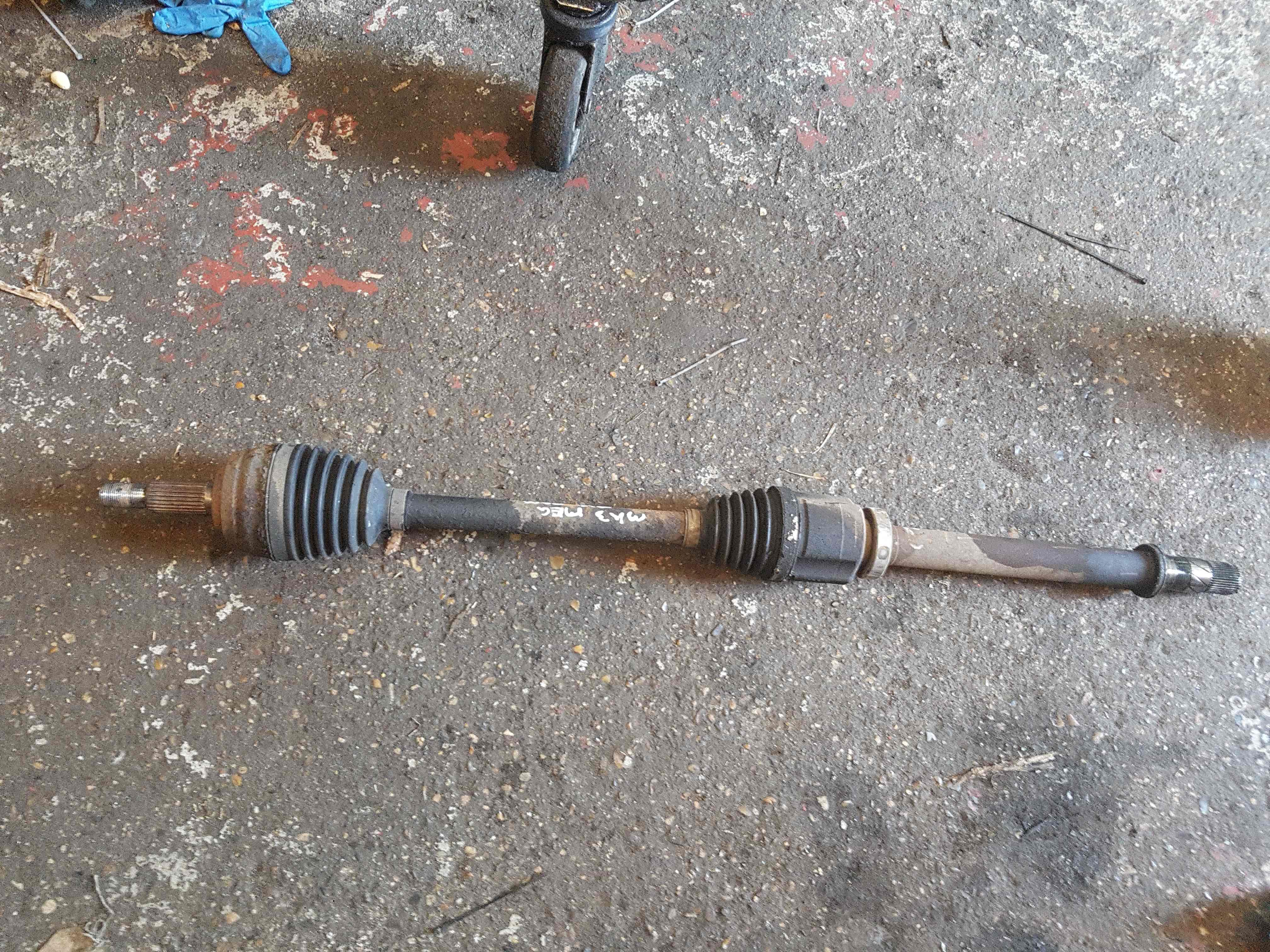 Thumb 9 Renault Megane MK3 2010-2016 1.6 DCI Drivers OSF Front Driveshaft