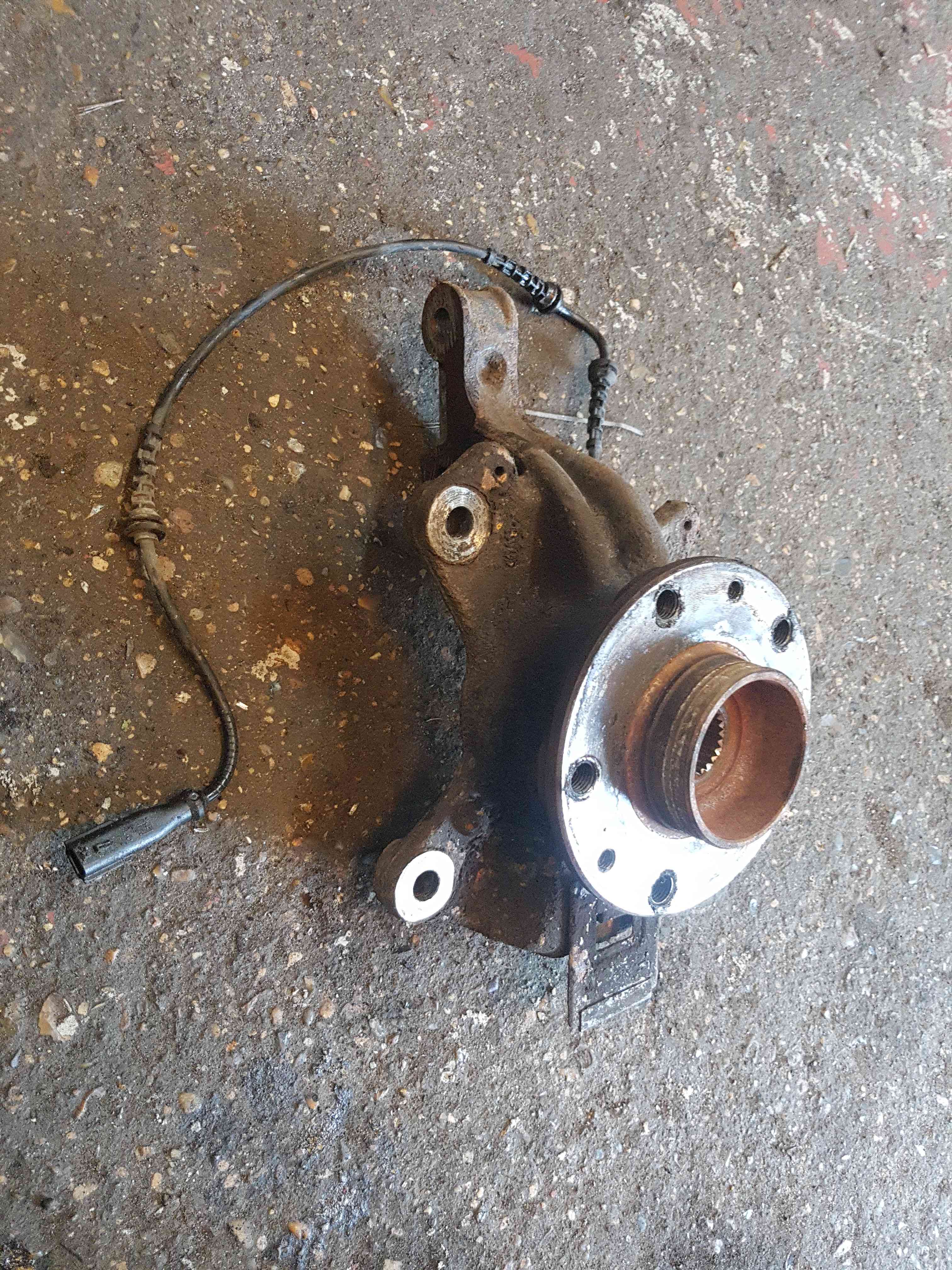 Thumb 7 Renault Megane MK3 2010-2016 1.6 DCI Passenger NSF Front Wheel HUB + ABS Sensor