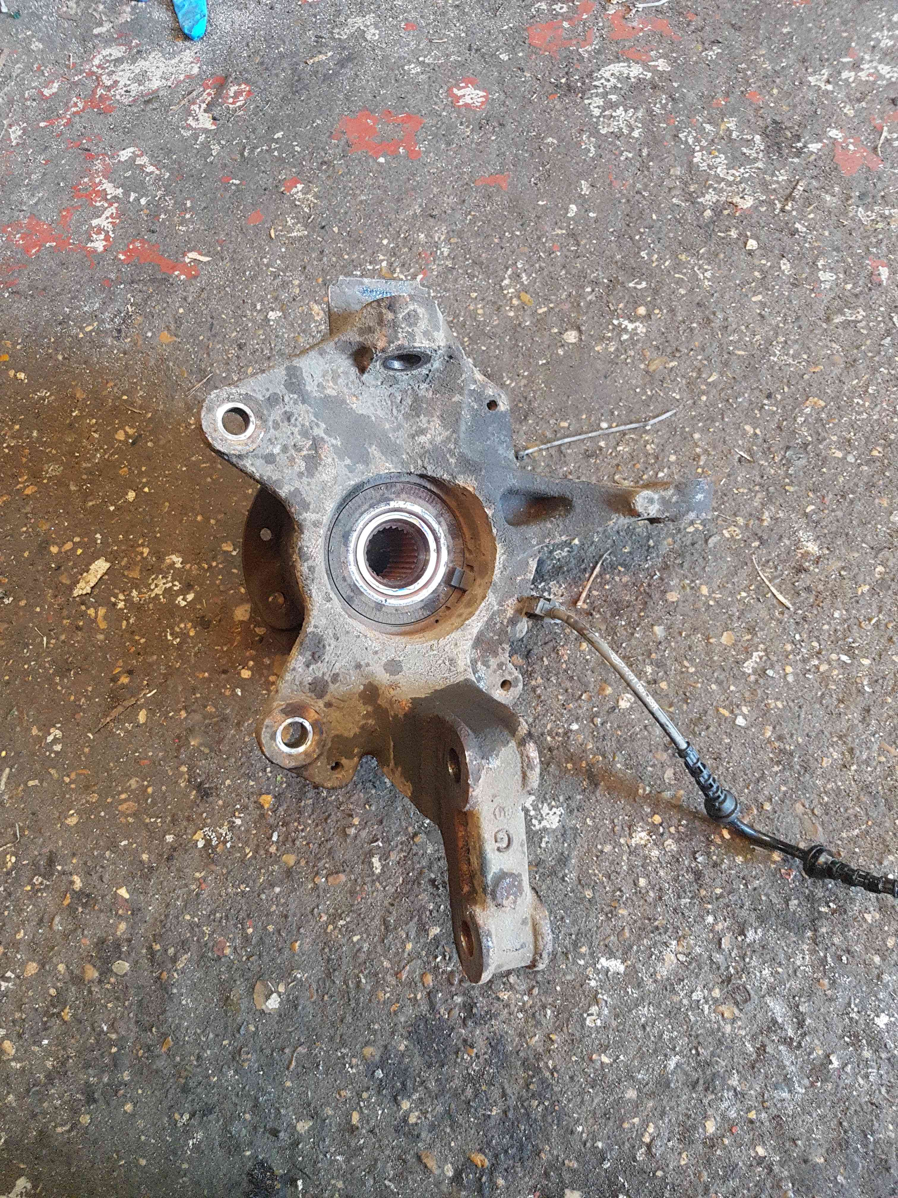 Thumb 9 Renault Megane MK3 2010-2016 1.6 DCI Passenger NSF Front Wheel HUB + ABS Sensor