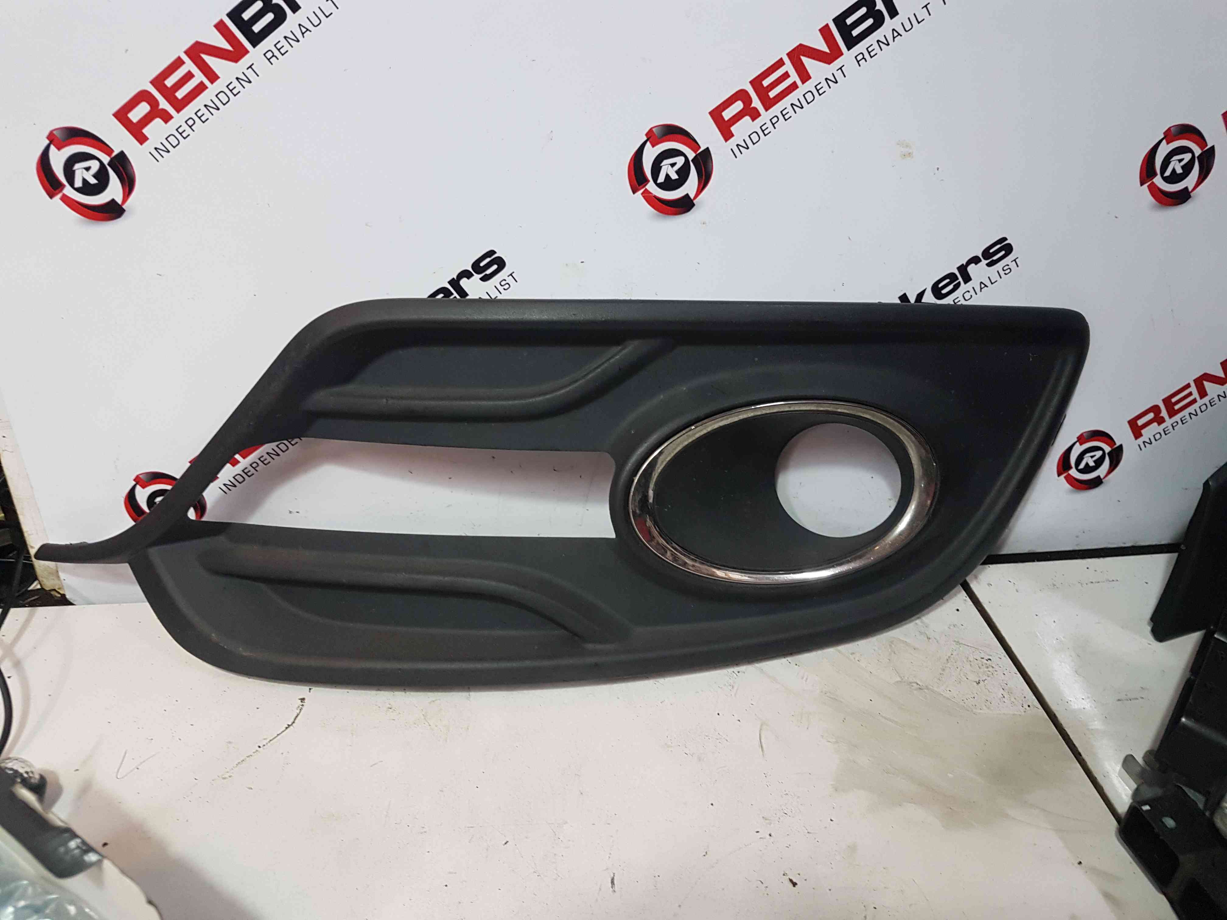 Thumb 2 Renault Megane MK3 2010-2016 Passenger NSF Front Bumper Surround Trim 261A32198R