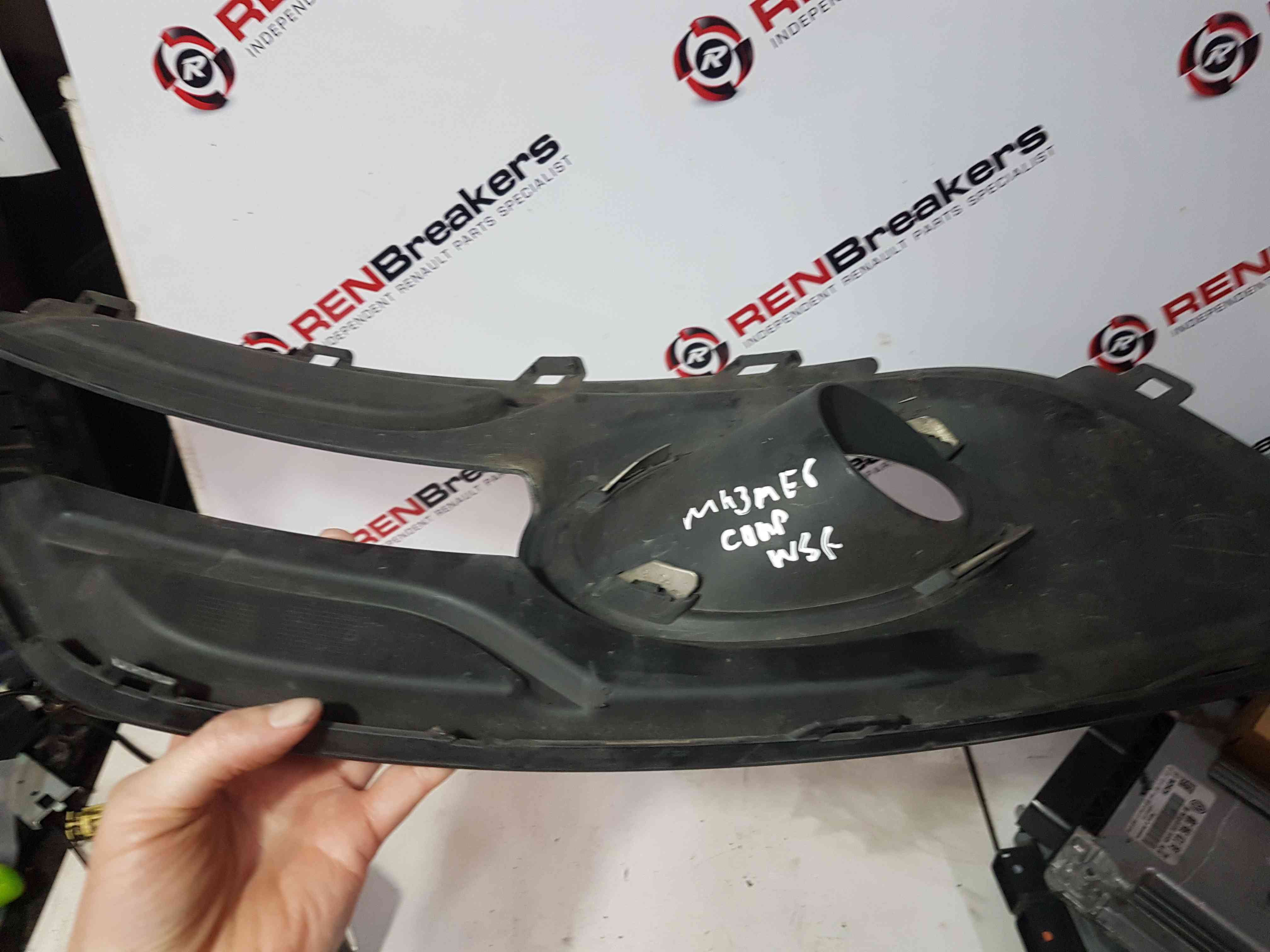 Thumb 4 Renault Megane MK3 2010-2016 Passenger NSF Front Bumper Surround Trim 261A32198R