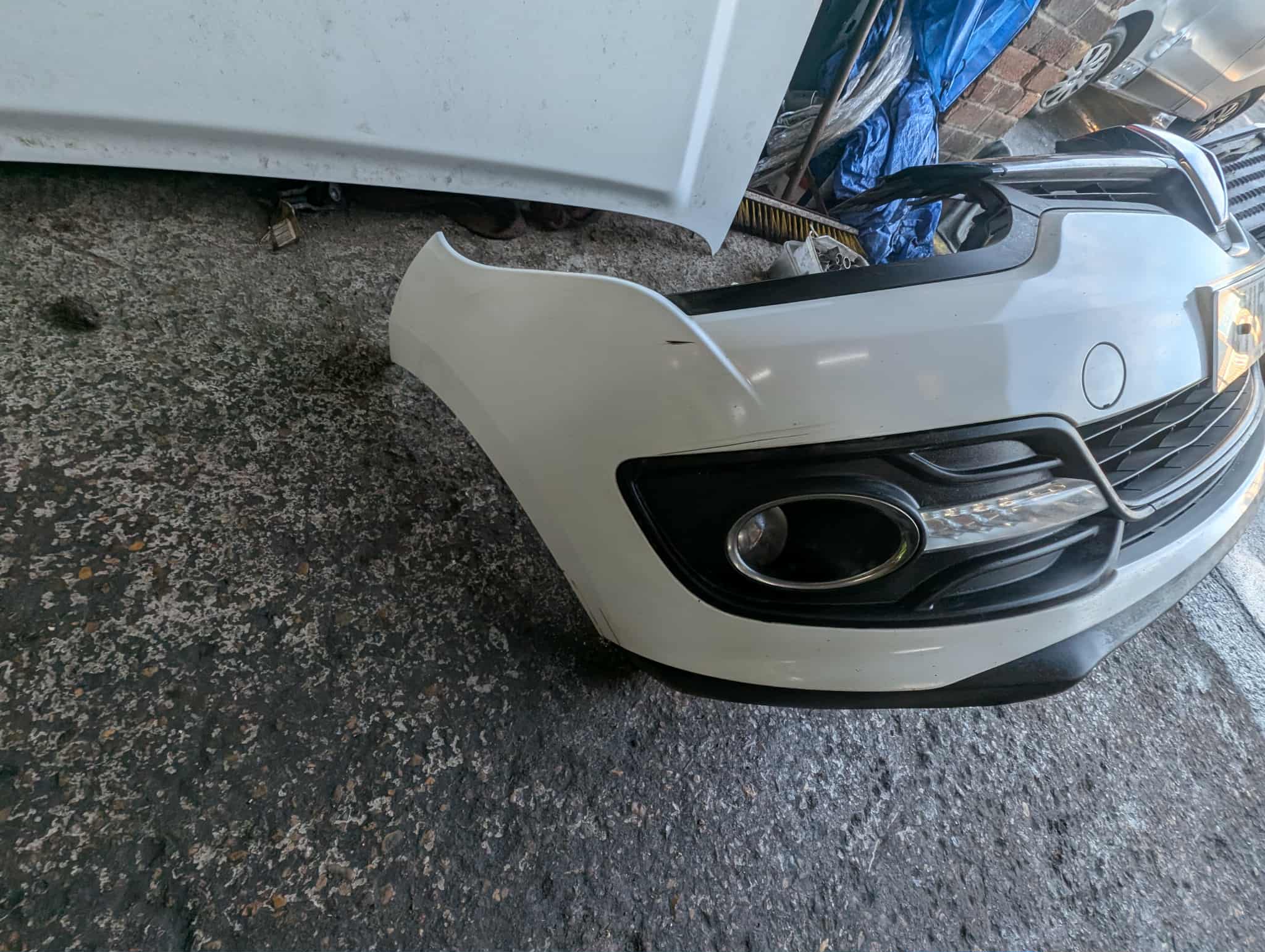 Thumb 4 Renault Megane MK3 2013-2016 Front Bumper White Ov369 DAY Time Lights