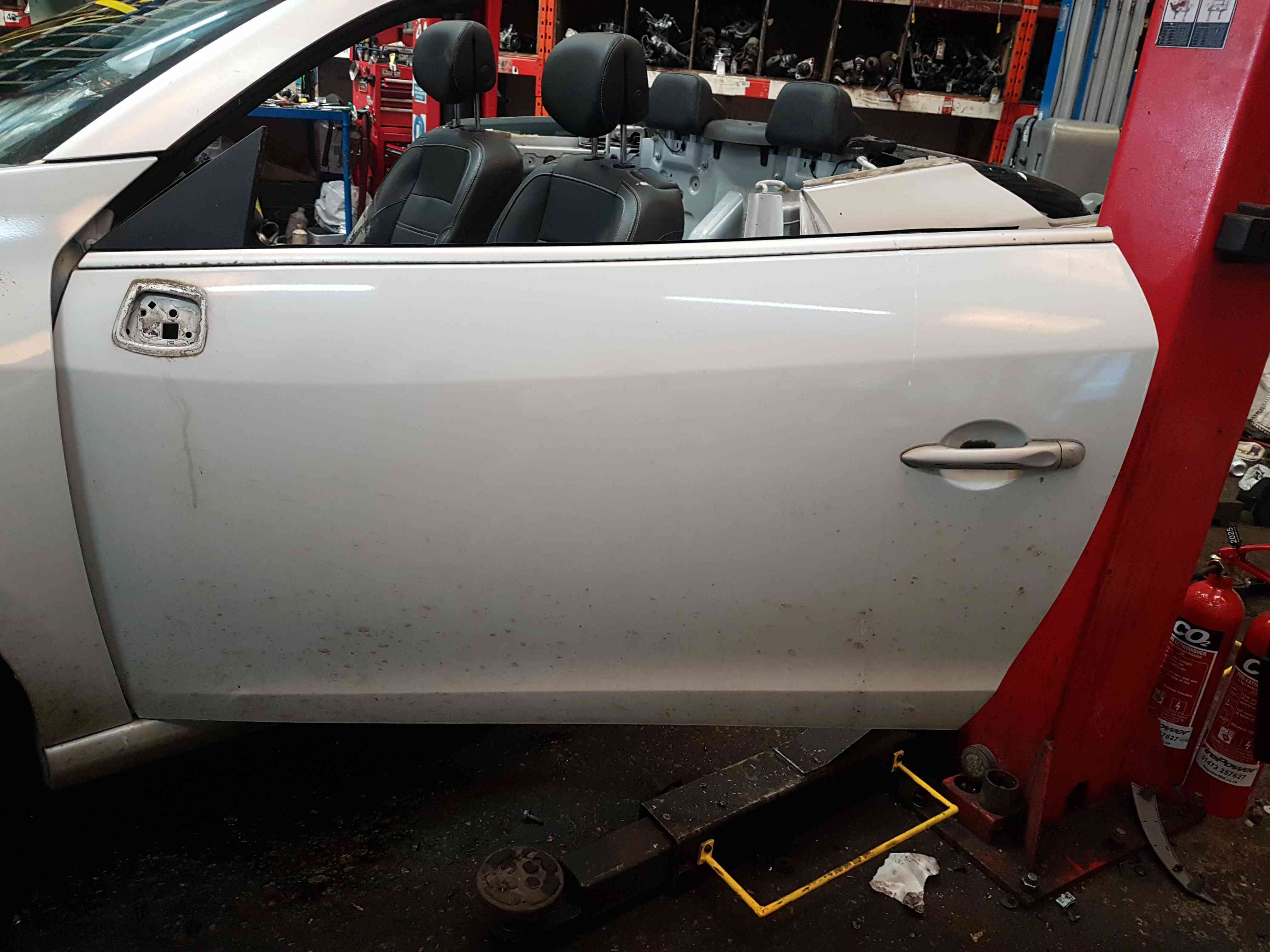 Renault Megane MK3 Convertible 2008-2010 Drivers Os OSF Front Door White Teqnc