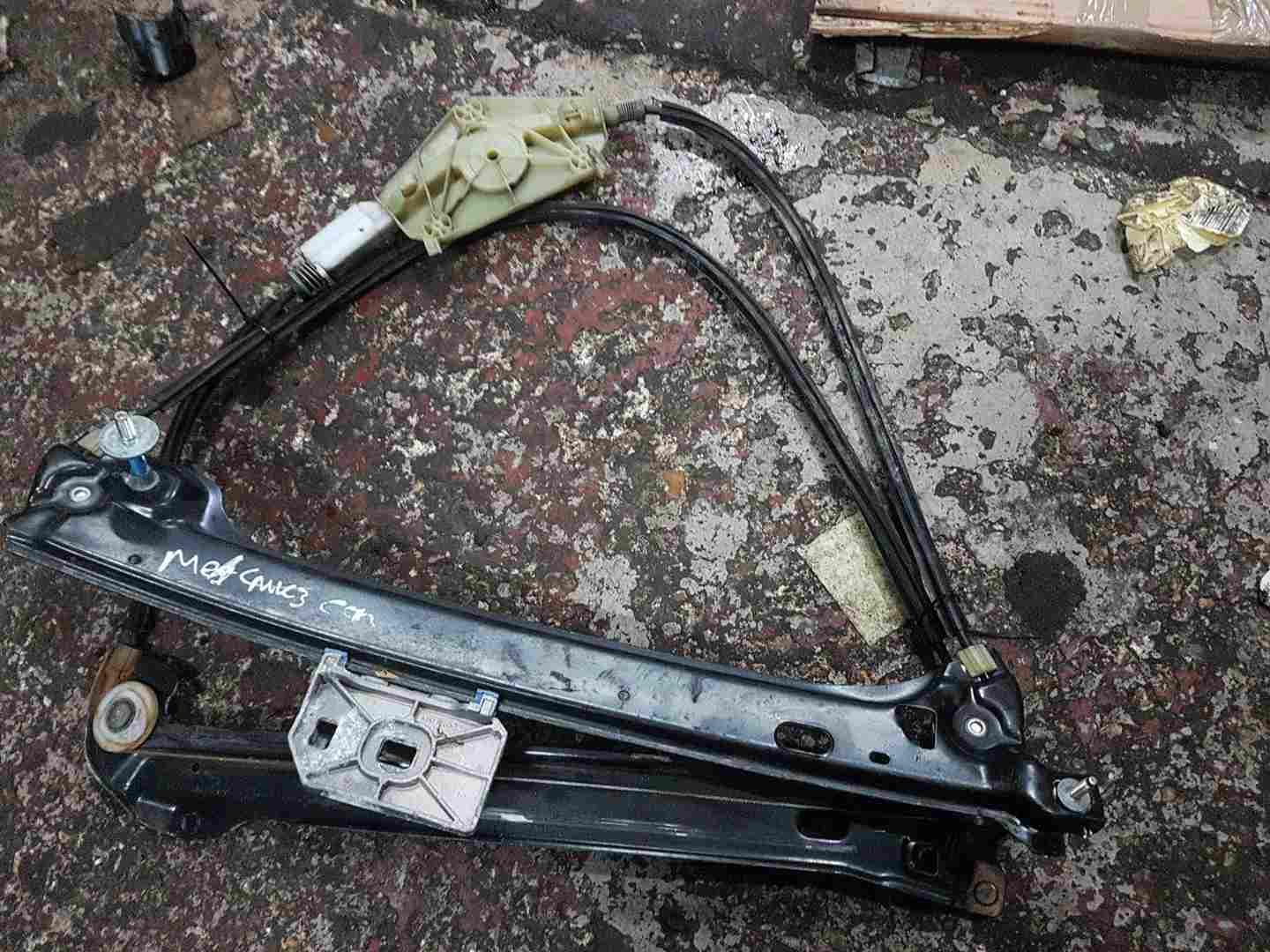 Thumb 2 Renault Megane MK3 Convertible 2008-2014 Drivers OSF Front Window Regulator