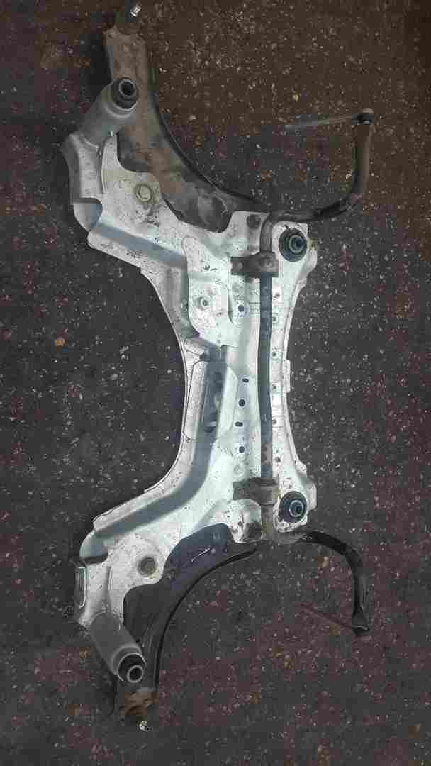 Thumb 4 Renault Megane MK3 Convertible 2008-2016 Front Subframe Wish Bones Complete