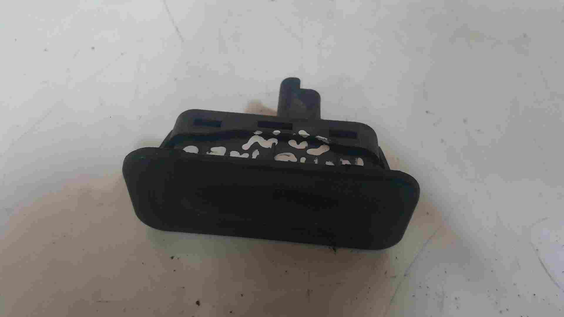 Thumb 2 Renault Megane MK3 Convertible 2008-2024 Rear Tailgate Boot Button Switch 