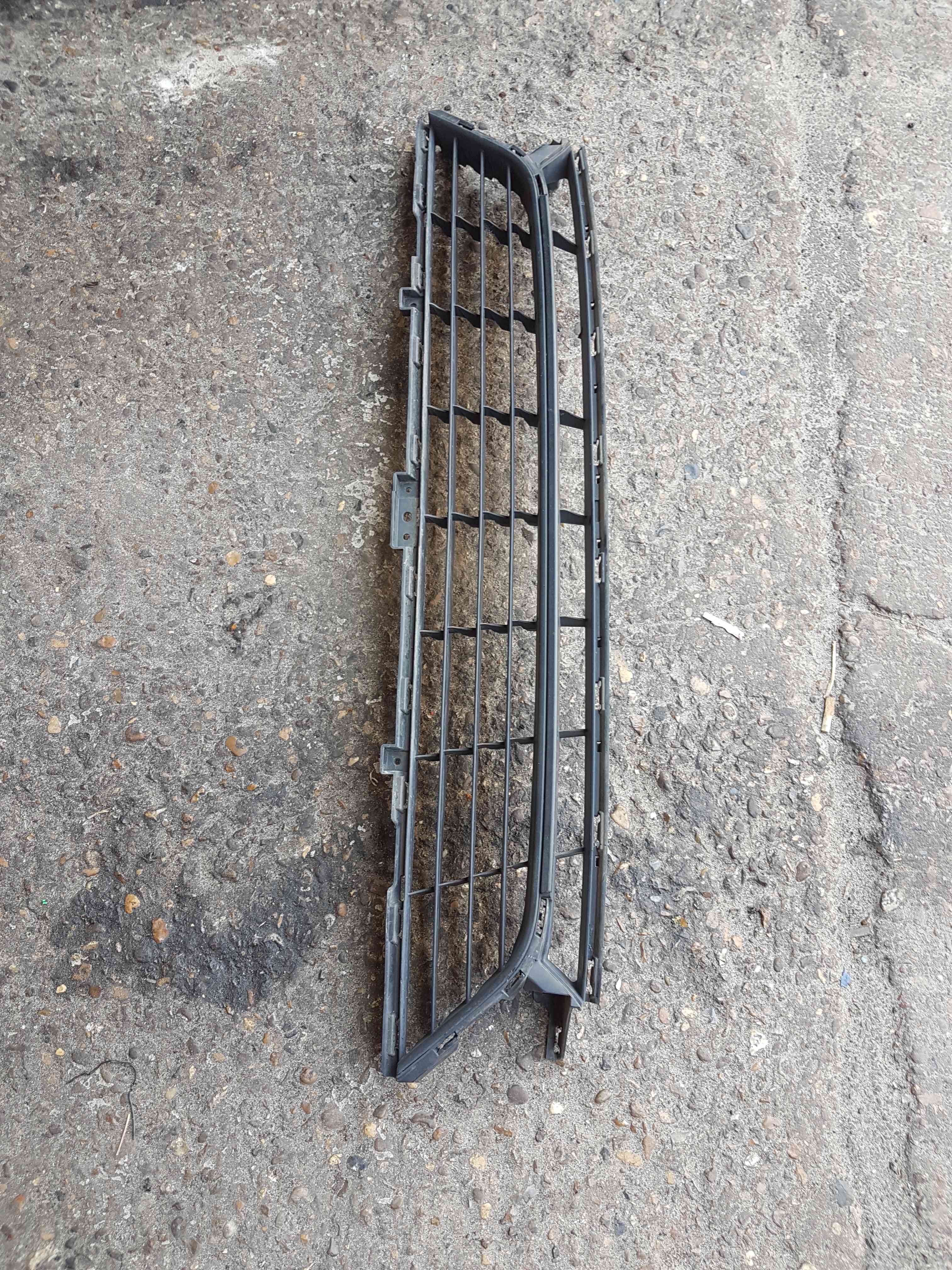 Thumb 2 Renault Megane MK3 Coupe 2008-2012 Front Bumper Bottom Grill Insert