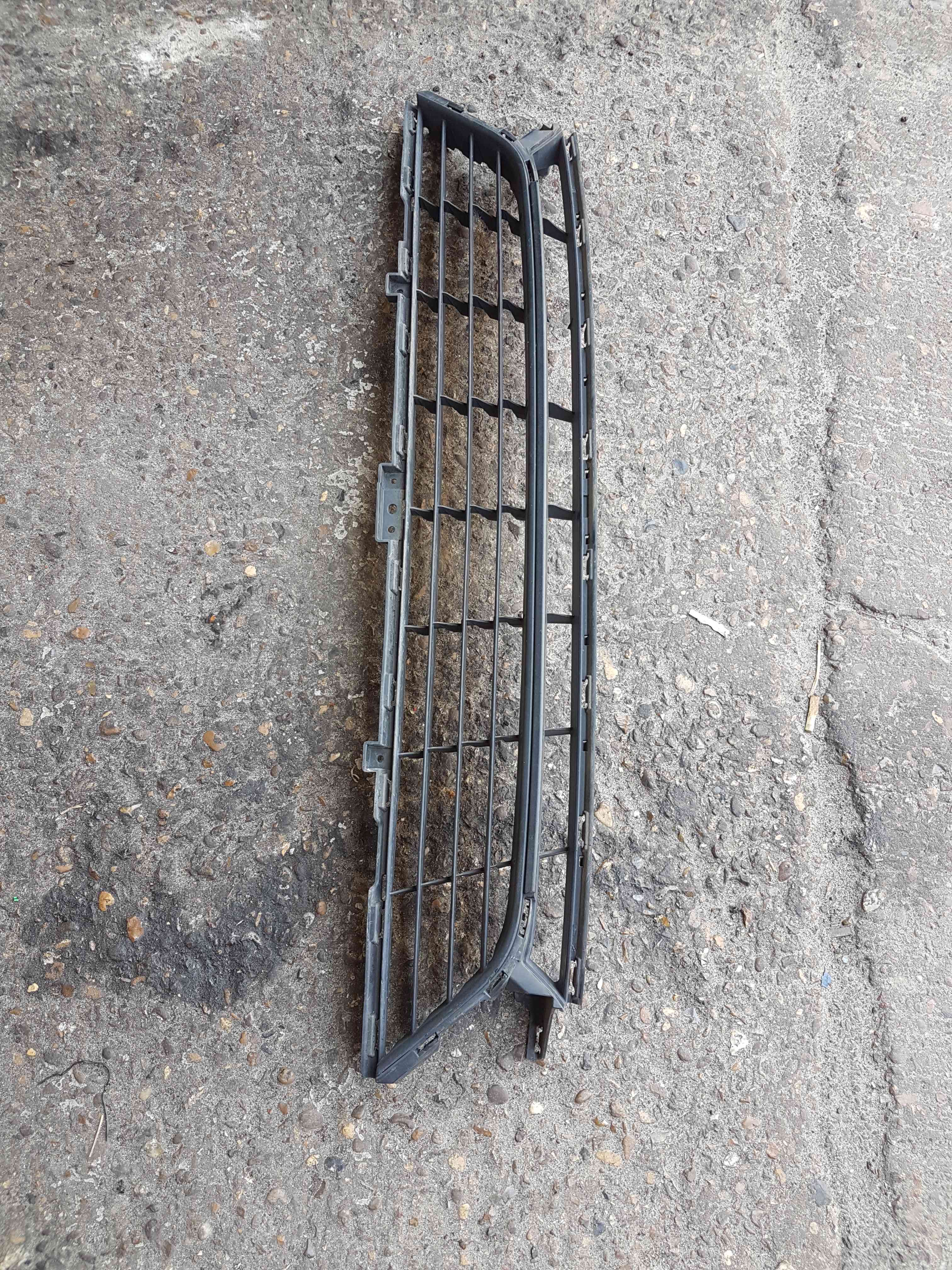 Thumb 3 Renault Megane MK3 Coupe 2008-2012 Front Bumper Bottom Grill Insert
