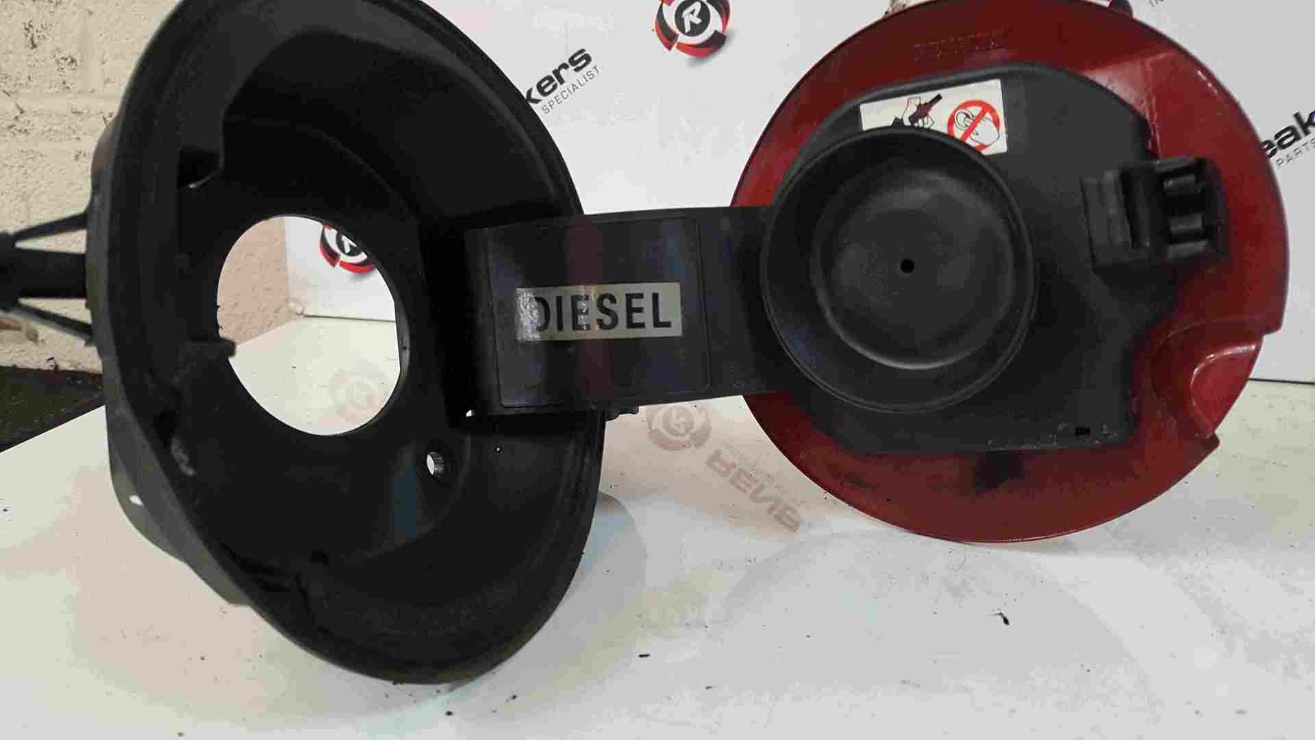 Thumb 2 Renault Megane MK3 Coupe 2008-2014 Fuel Flap Cover Red TENNJ