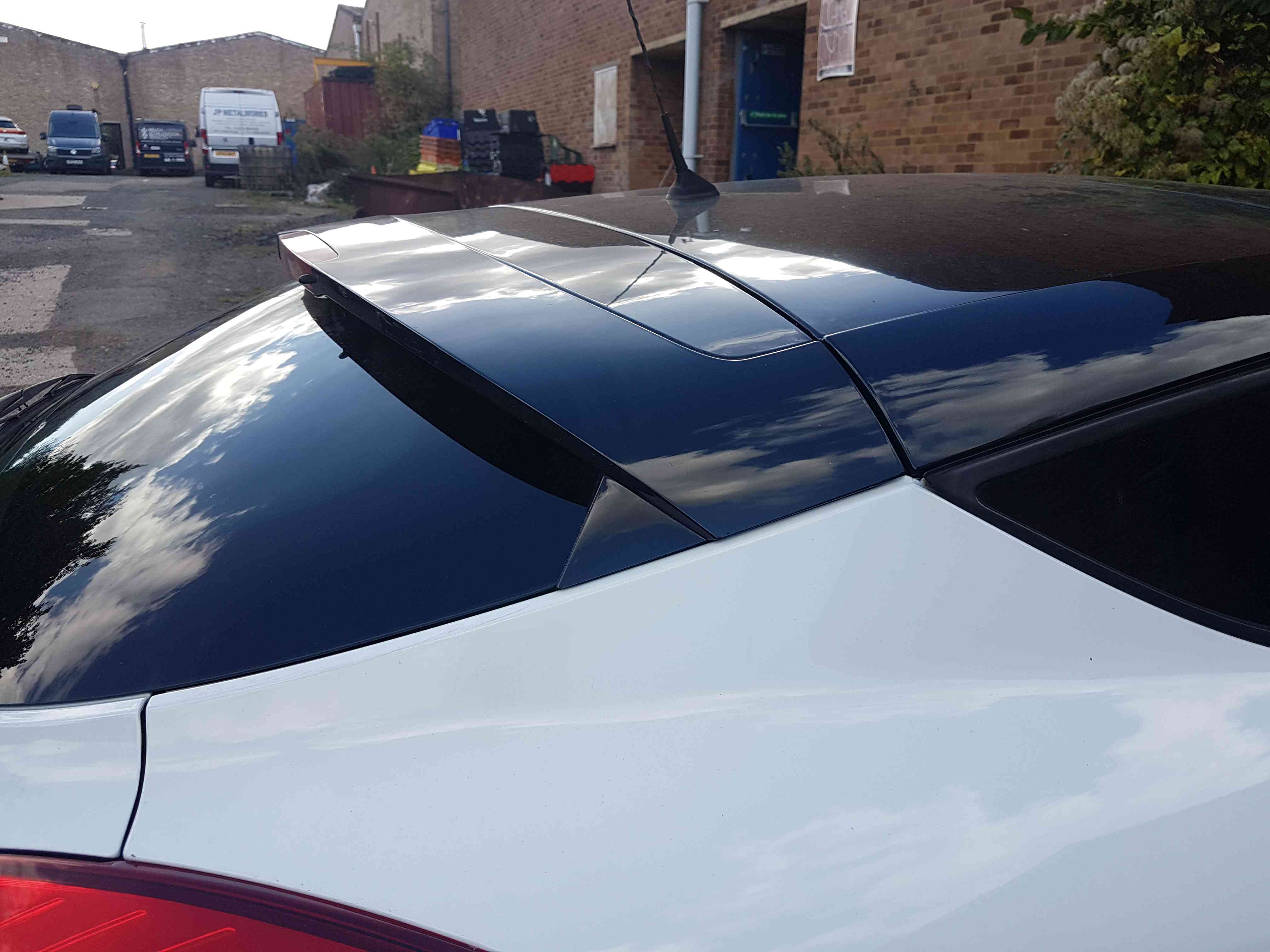 Thumb 7 Renault Megane MK3 Coupe 2008-2014 Rear Tailgate Boot White Ov369