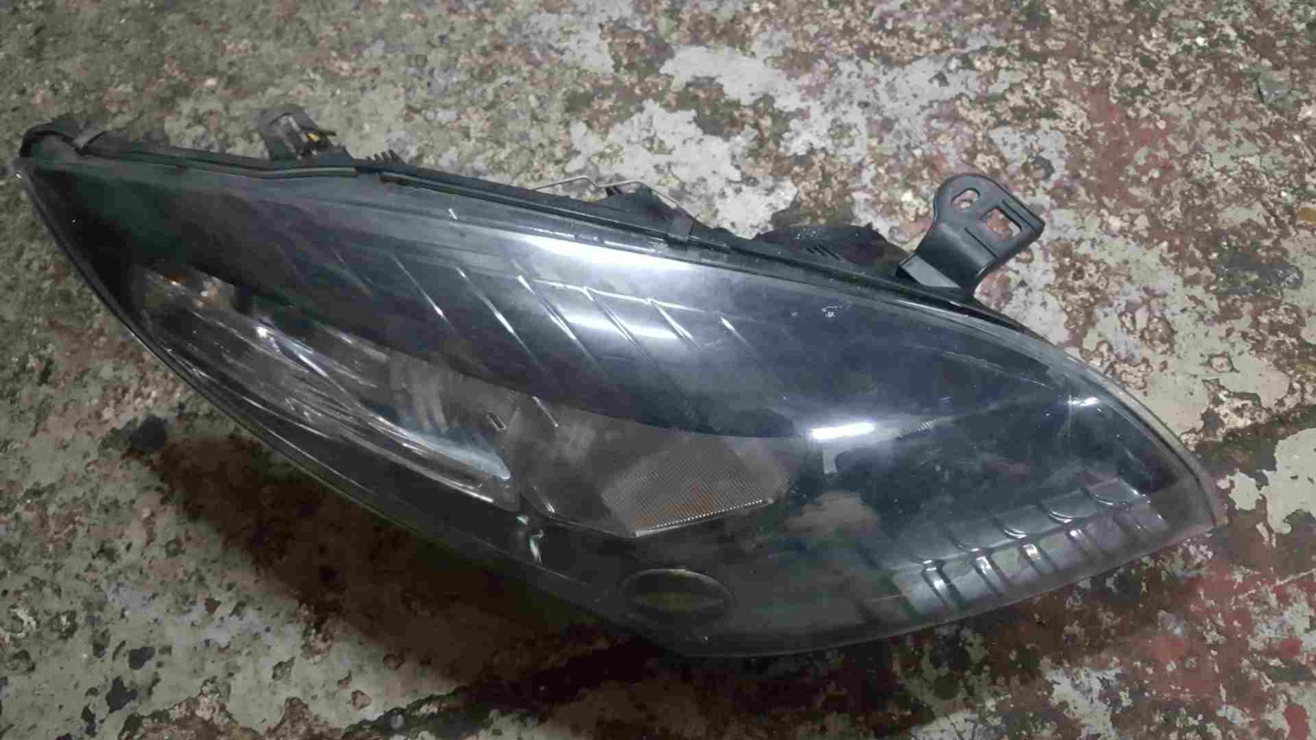 Thumb 2 Renault Megane MK3 Estate 2008-2014 Drivers OSF Front Headlight Head Lamp