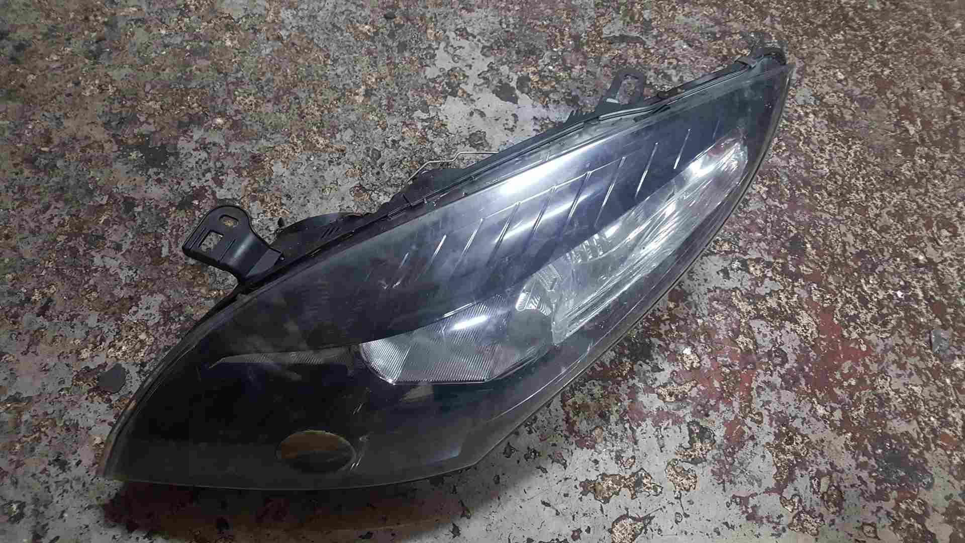 Thumb 2 Renault Megane MK3 Estate 2008-2014 Passenger NSF Front Headlight Head Lamp