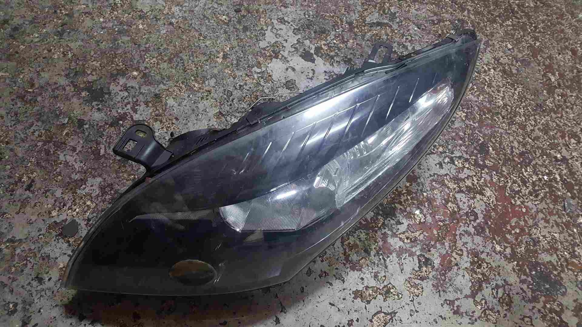 Thumb 3 Renault Megane MK3 Estate 2008-2014 Passenger NSF Front Headlight Head Lamp